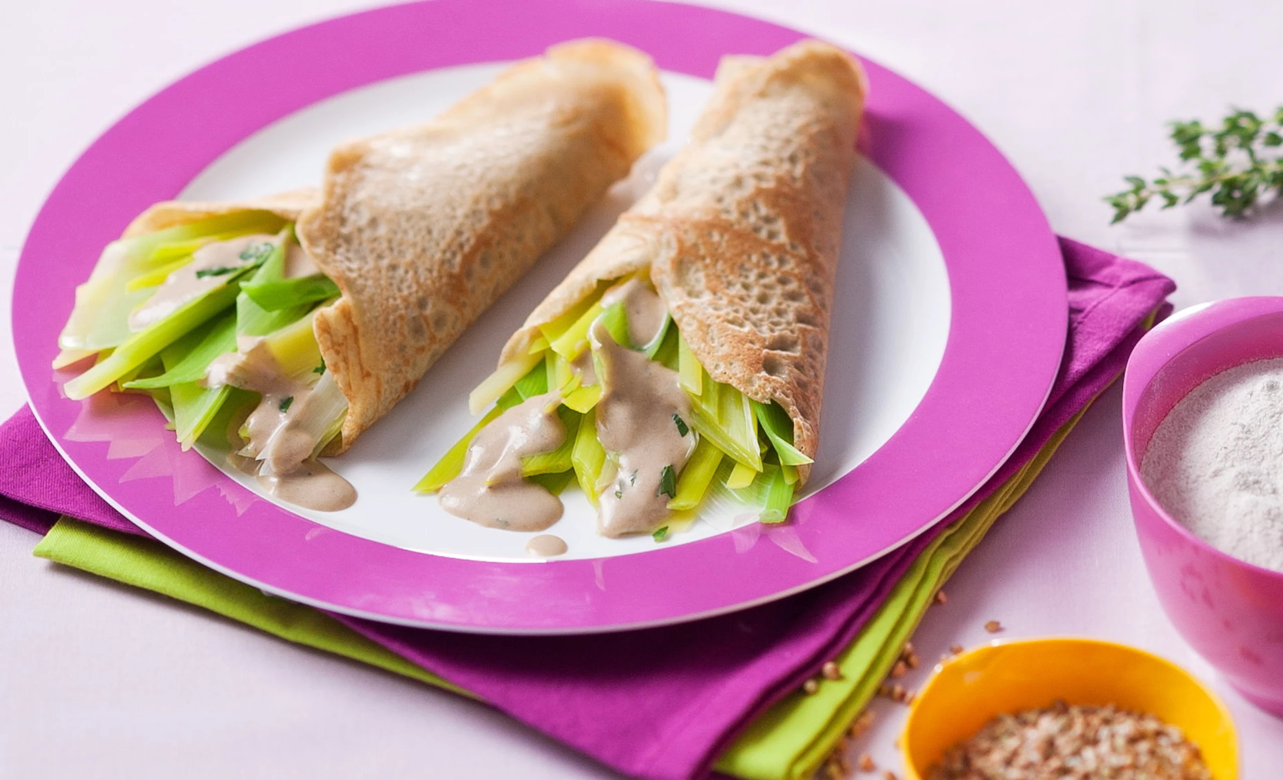 Buchweizen-Crêpes mit Steinpilzsauce und Lauch