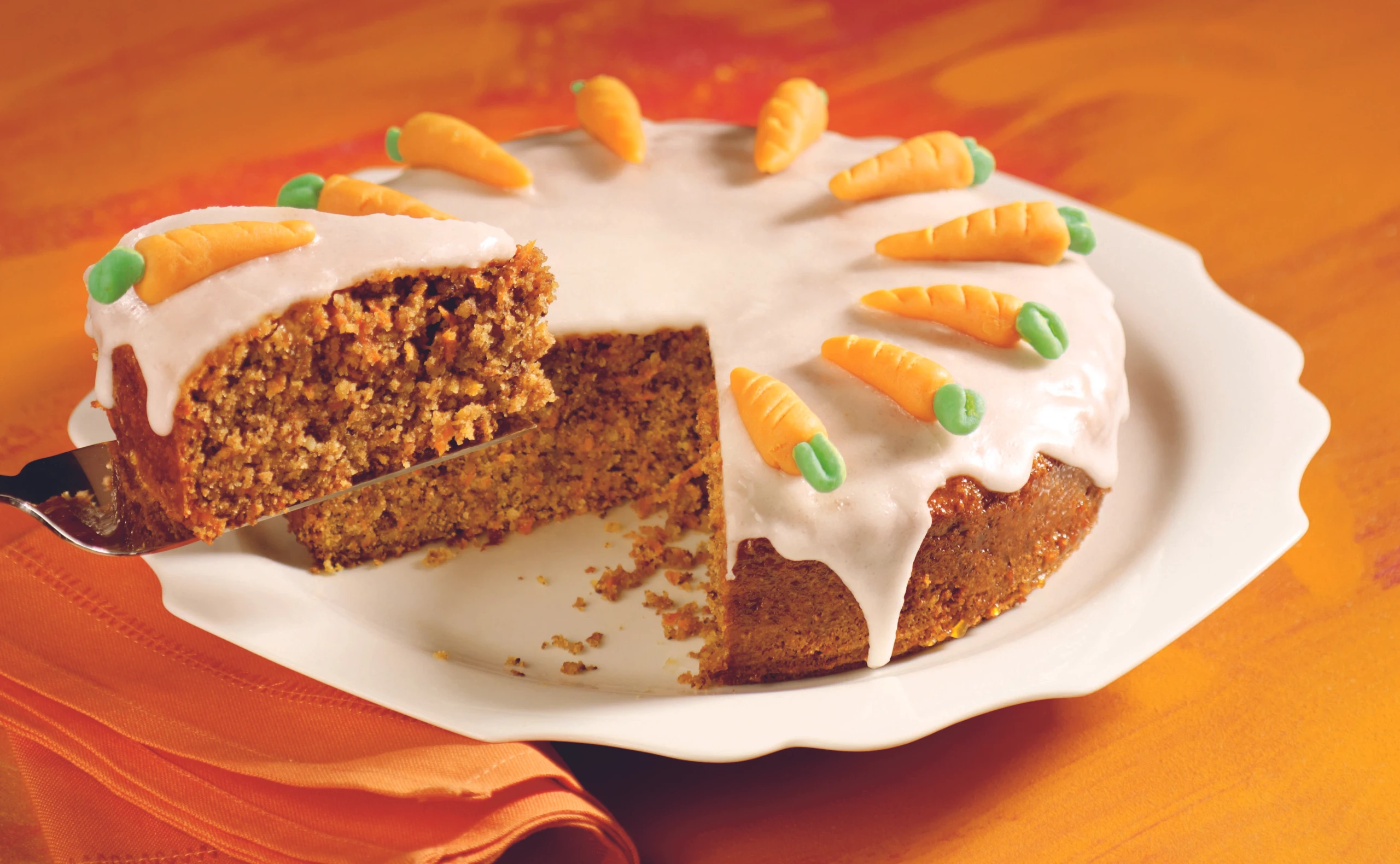 Karottentorte mit Zuckerglasur