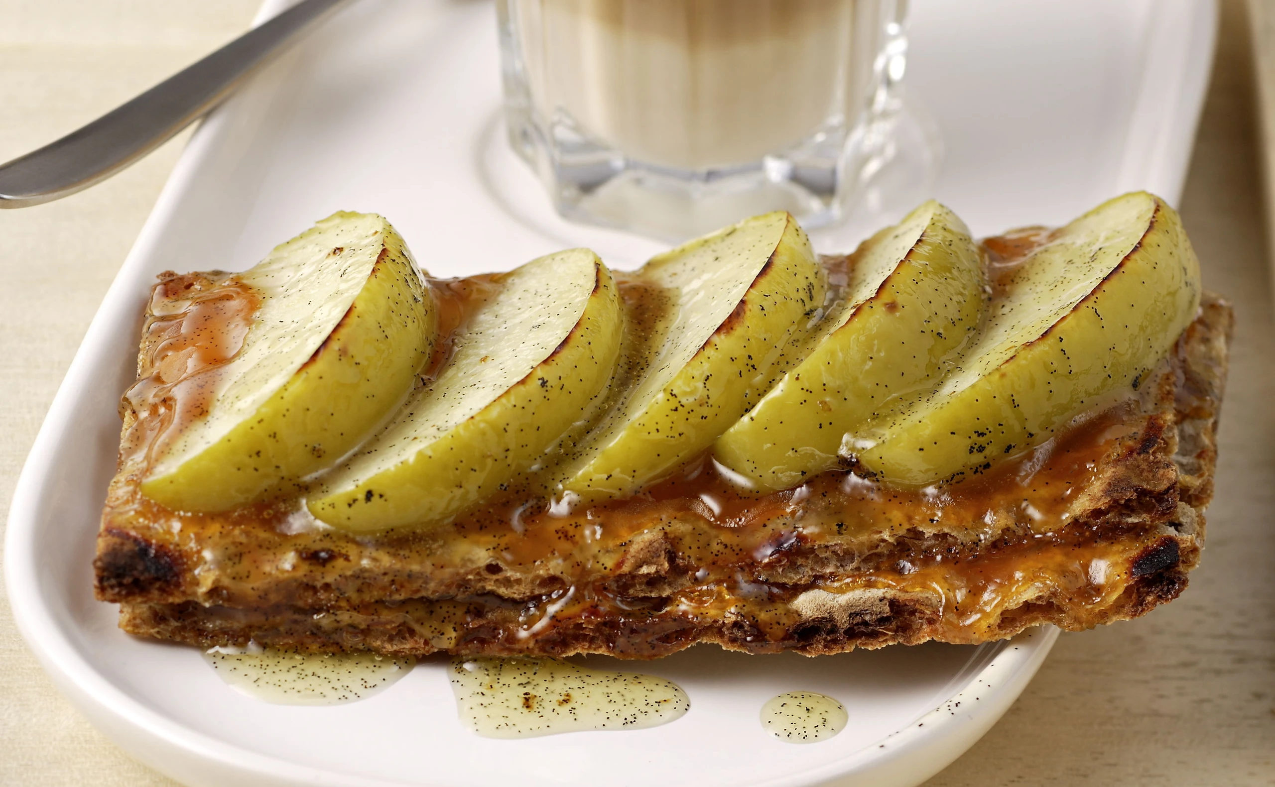 Apfeltörtchen mit Knäckebrot