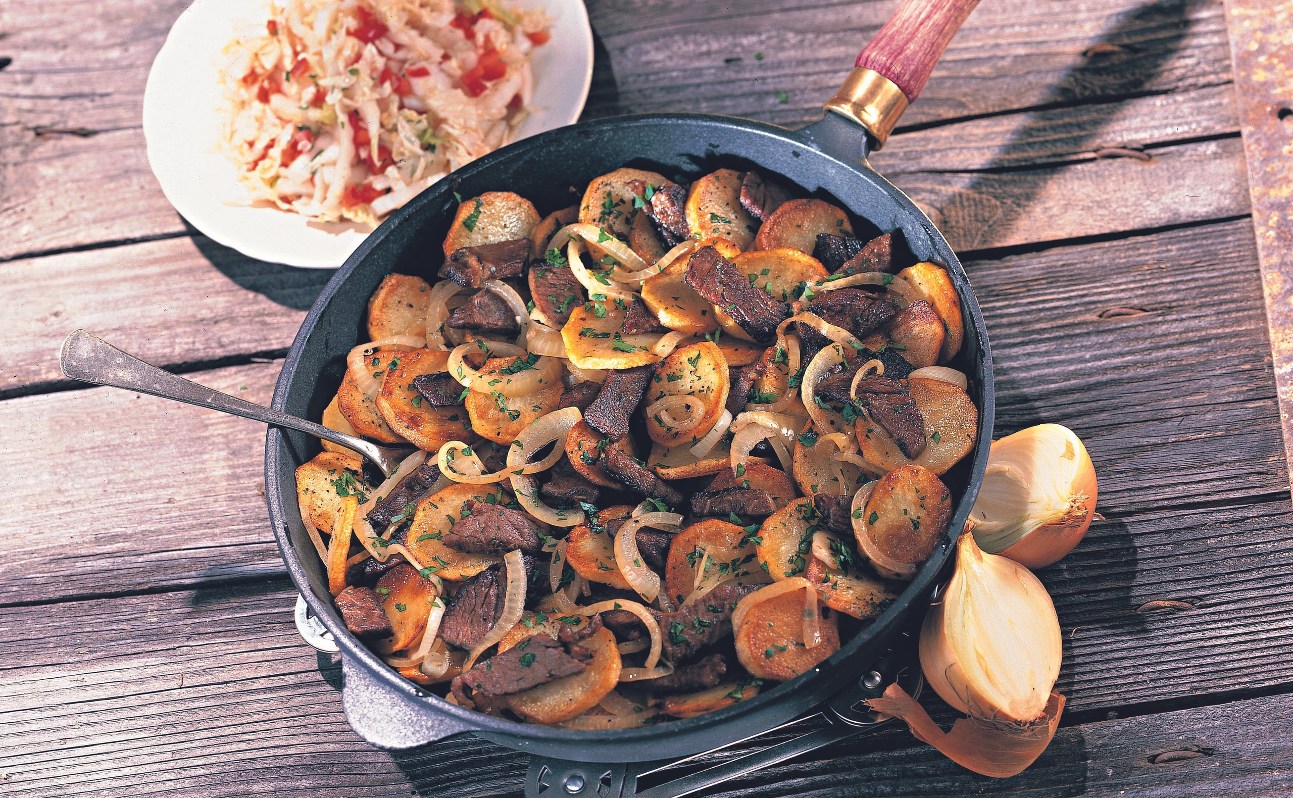 Tiroler Gröstl mit Chinakohlsalat
