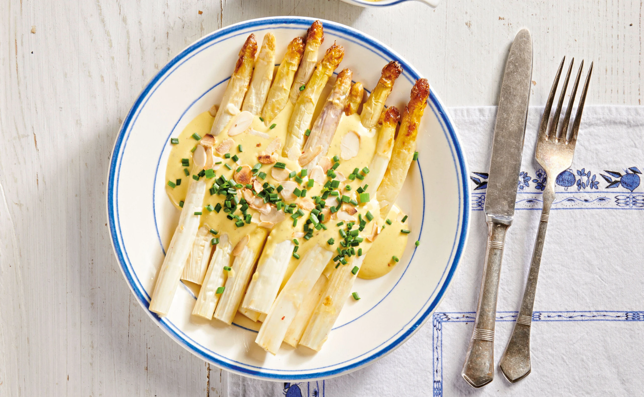 Ofen-Spargel mit Trüffelmayonnaise