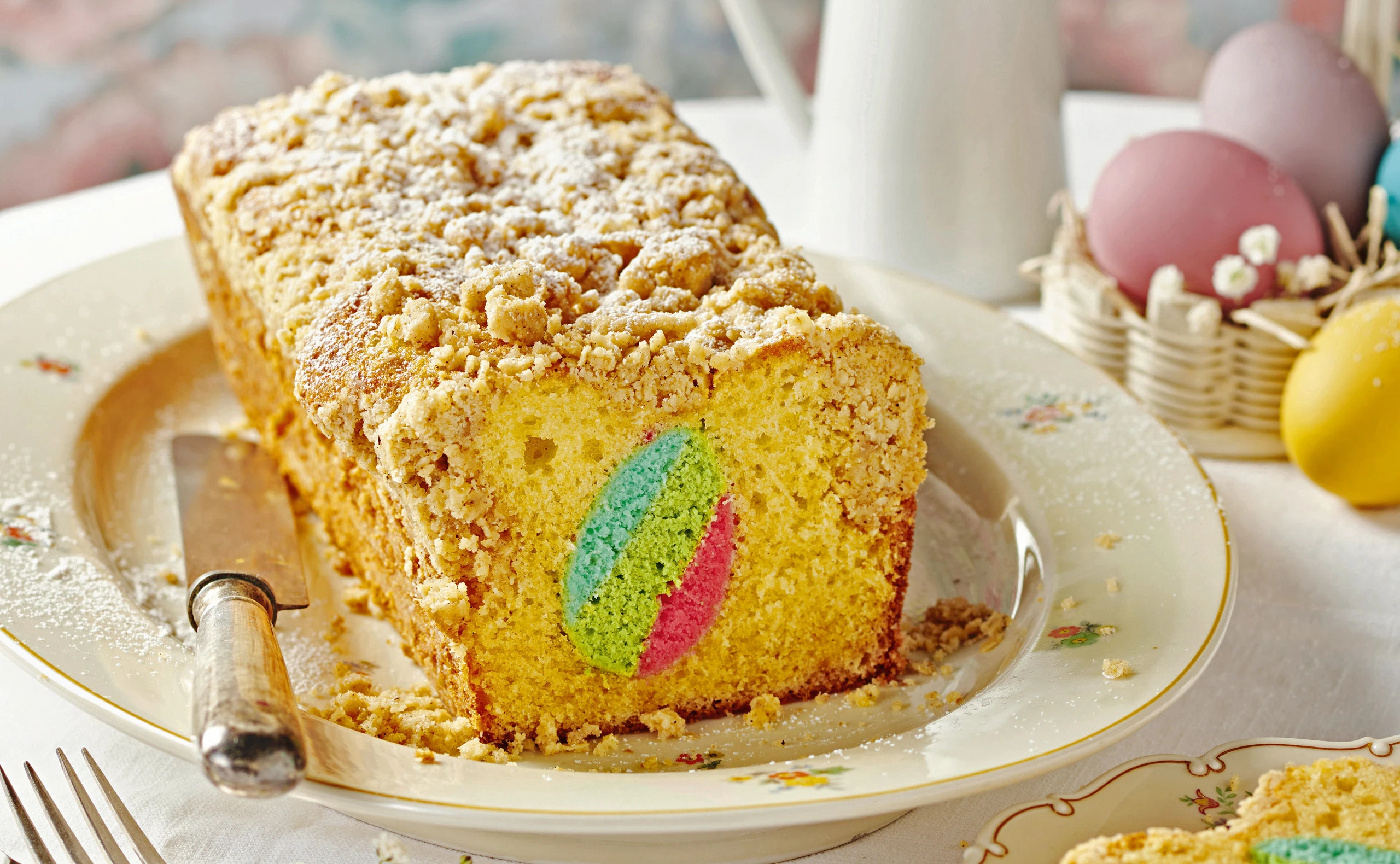 Osterei-Überraschungskuchen