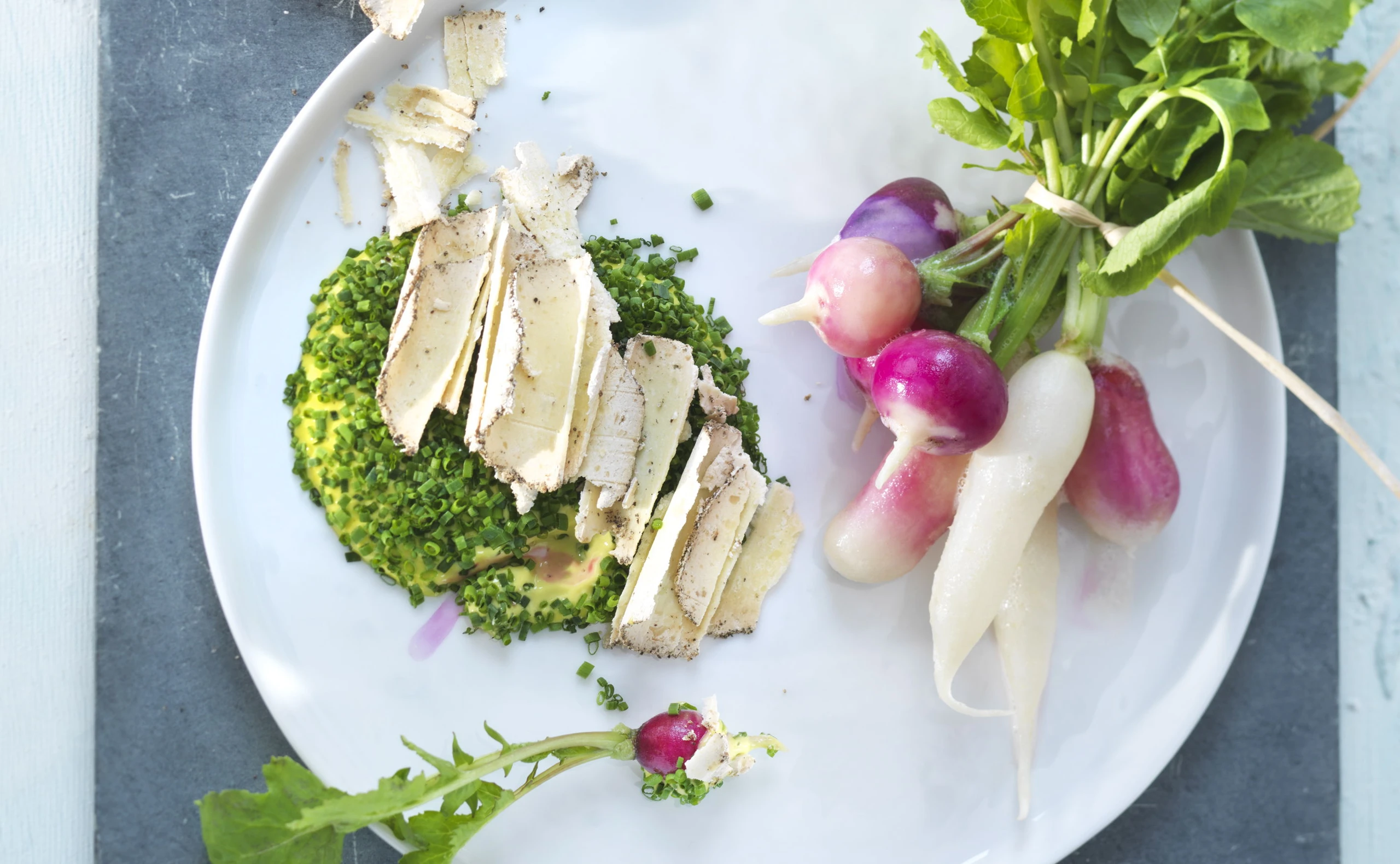 Butter-Radieschen mit Schnittlauch-Mayonnaise
