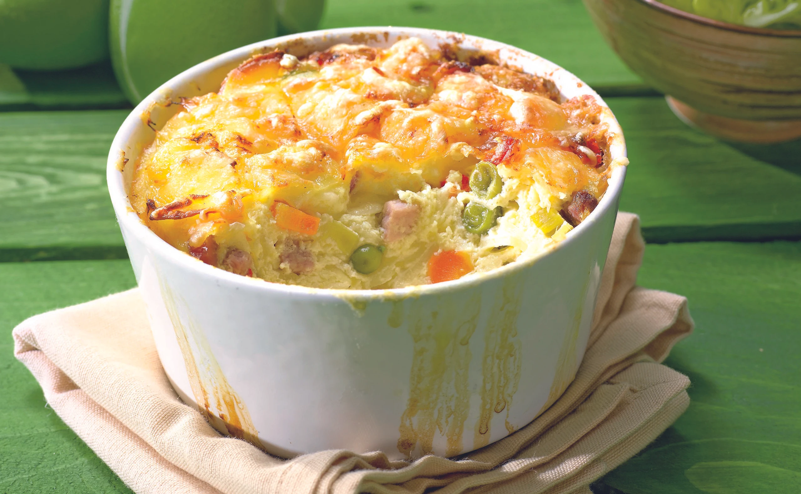 Fleckerlauflauf mit Geselchtem und Gemüse