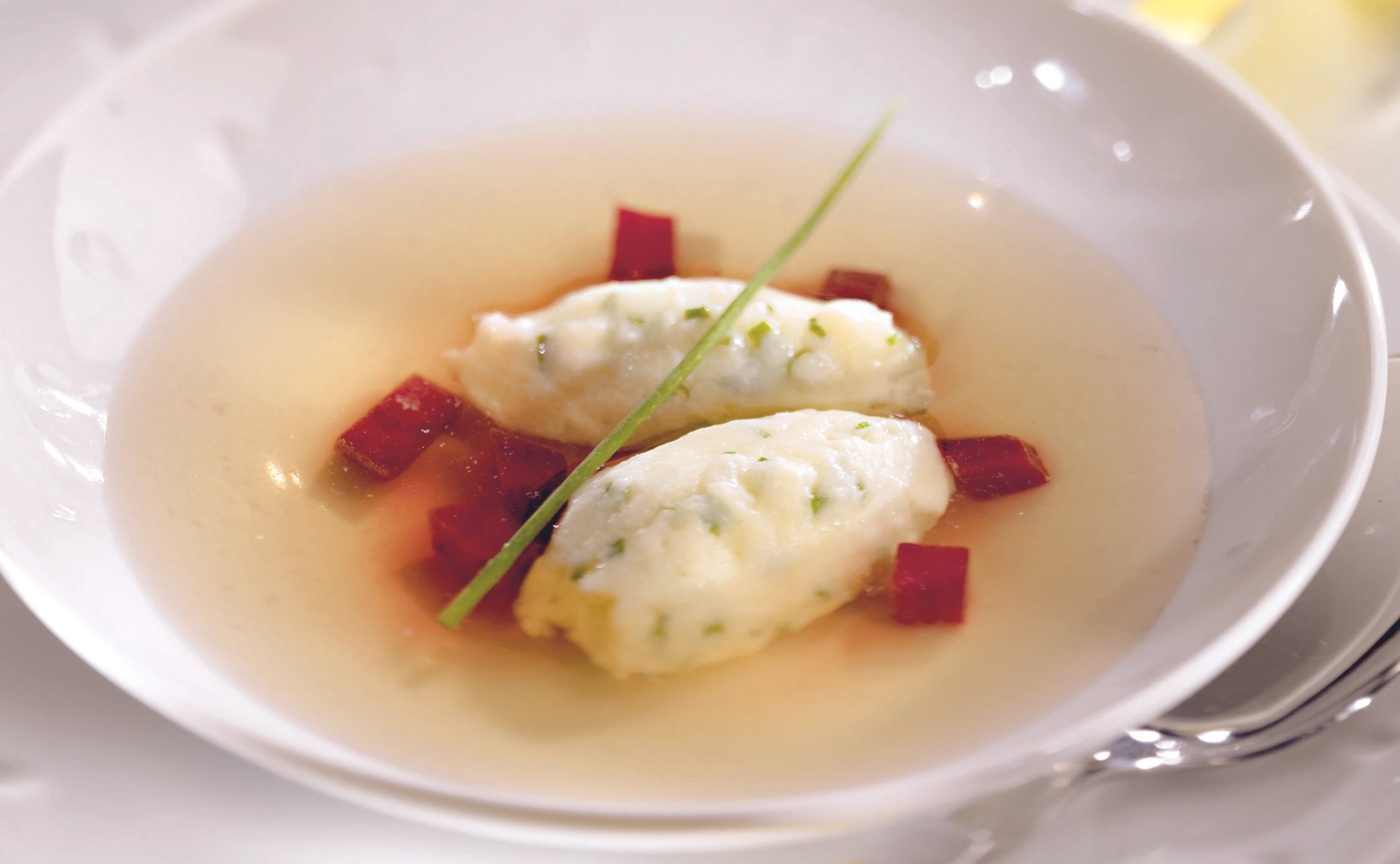 Hühnersuppe mit Topfennockerln