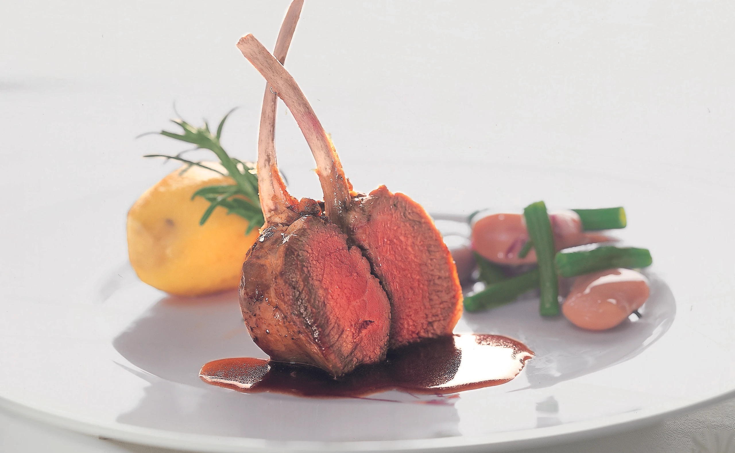 Spalierbraten vom Lamm mit Fisolen Bohnengemüse