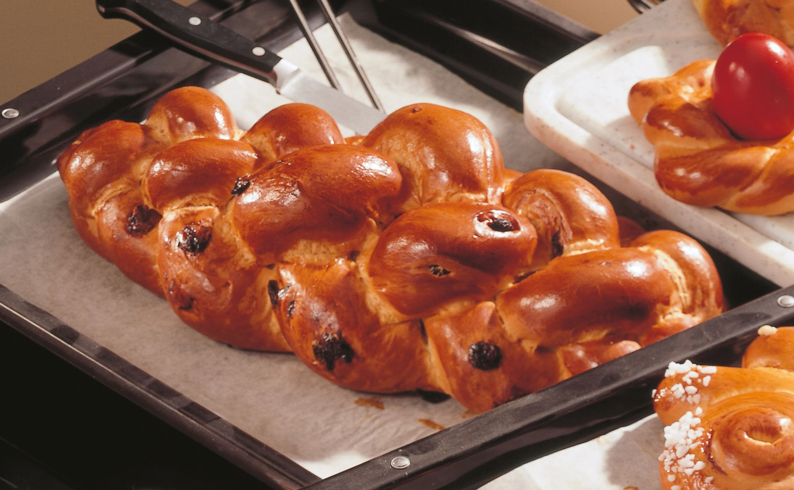 Osterstriezel 6-Strang-Zopf