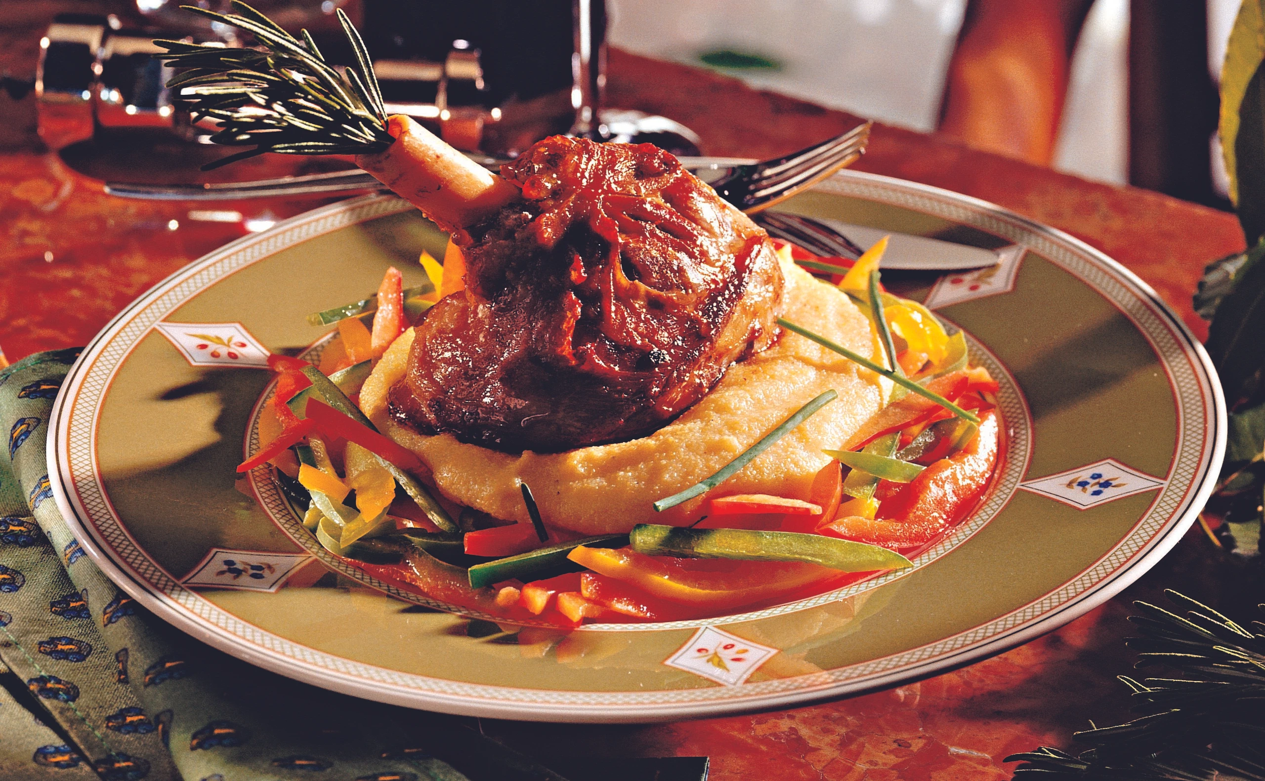 Gebratene Lammstelzen