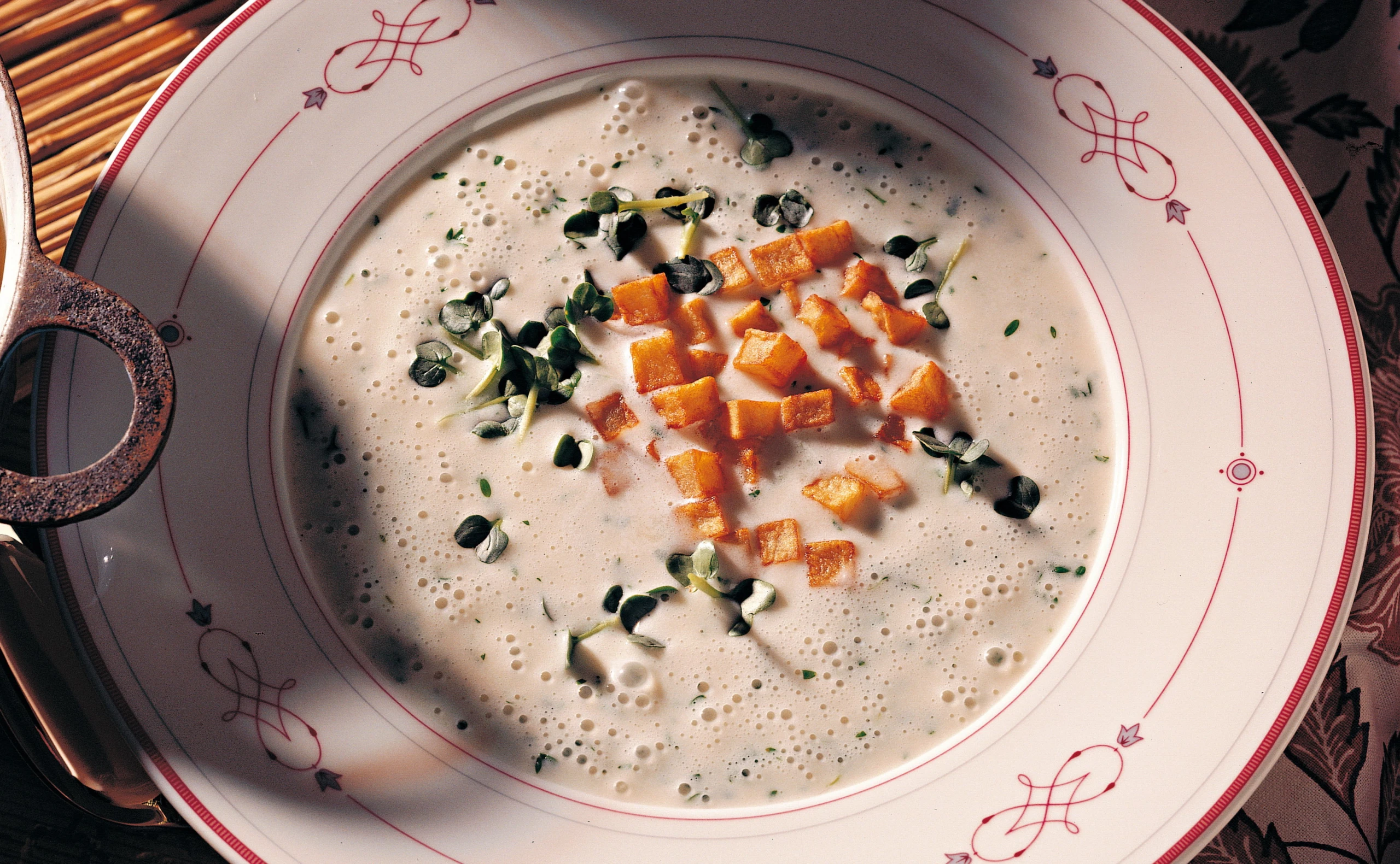 Erdäpfel-Kresse-Schaumsuppe