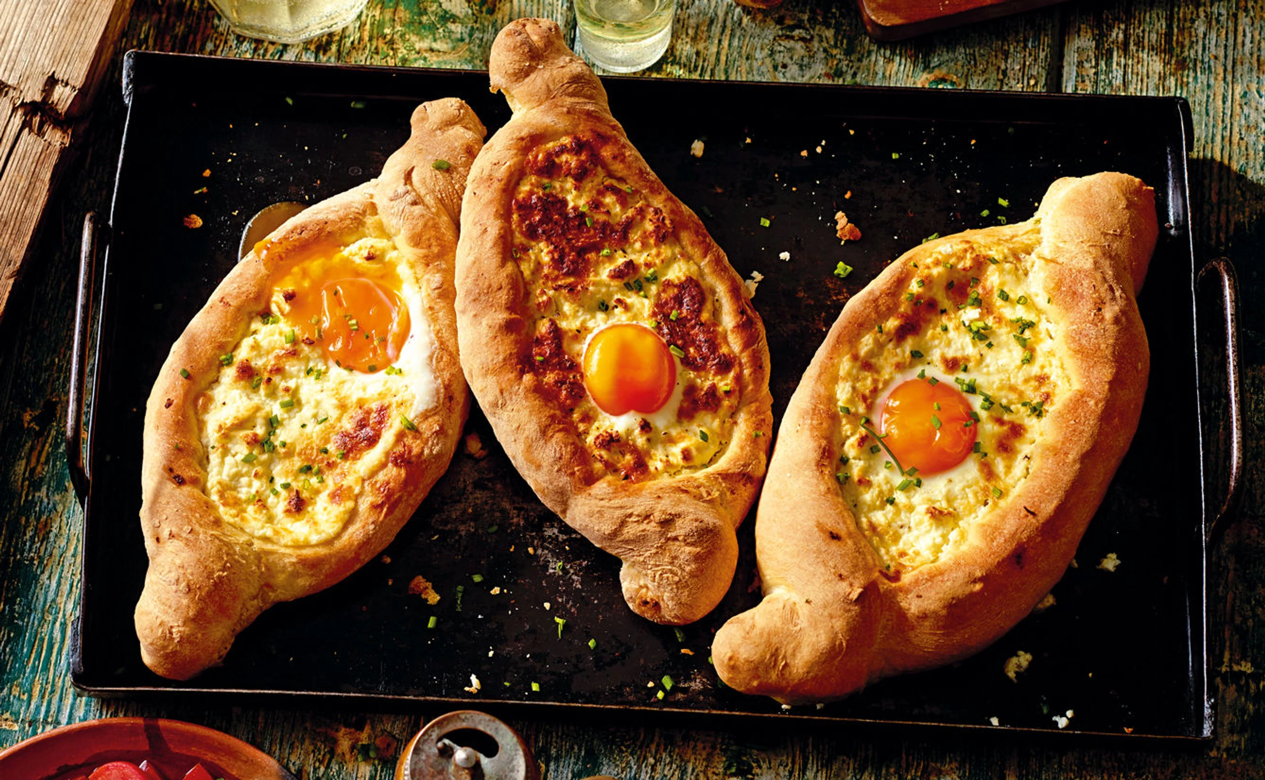 Khachapuri: Georgisches Käsebrot