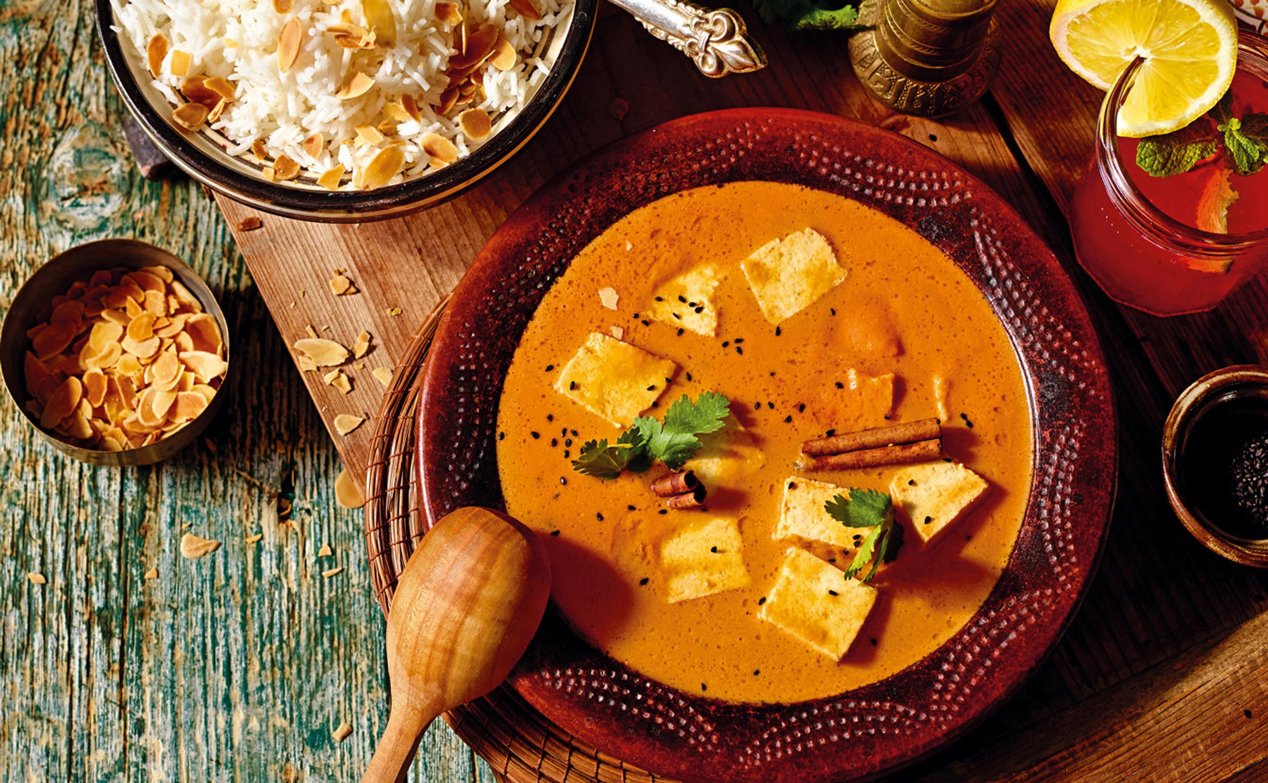 Shahi Paneer: Indischer Käse in Paradeissauce