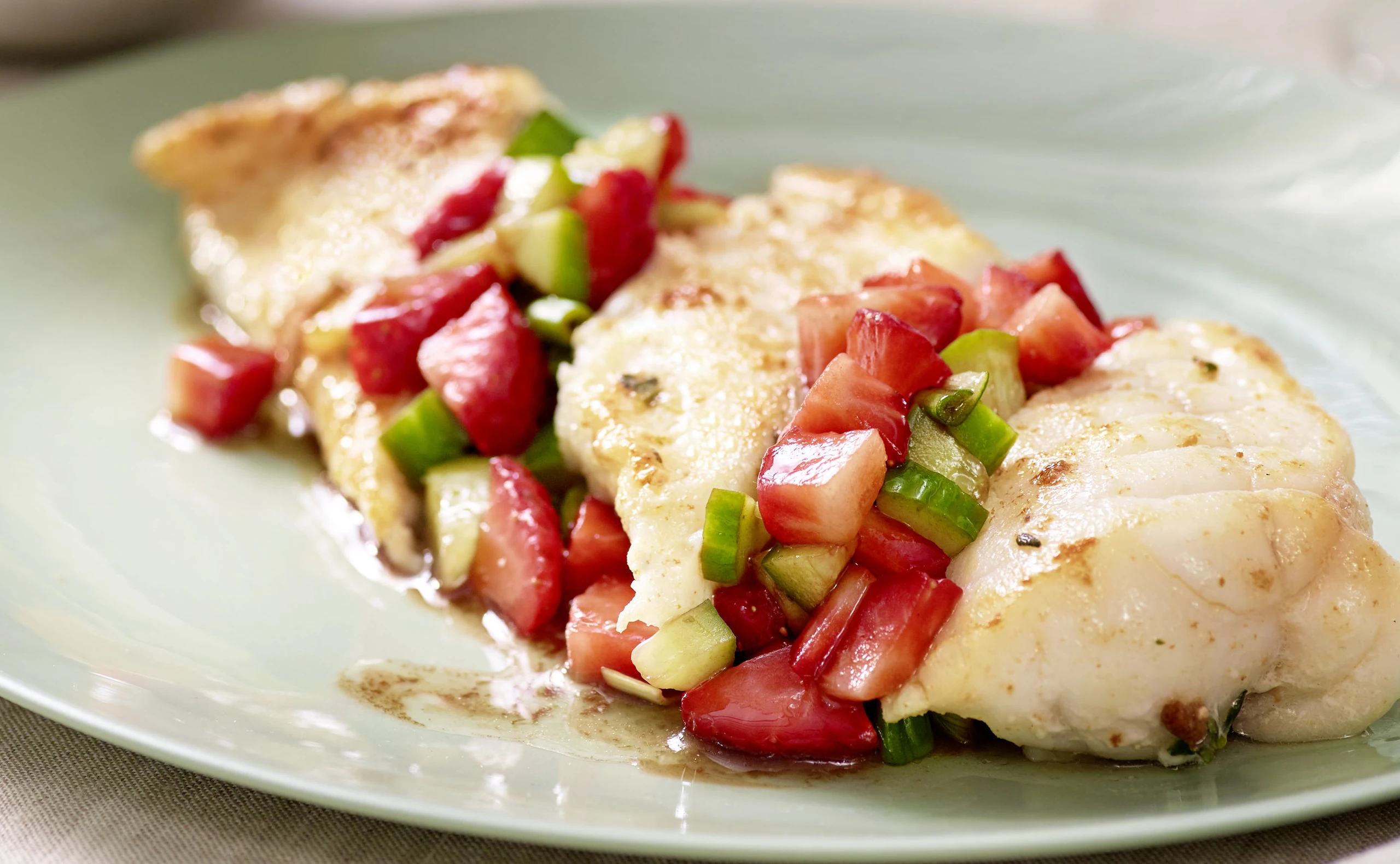 Seeteufel mit Erdbeer-Gurkensalsa