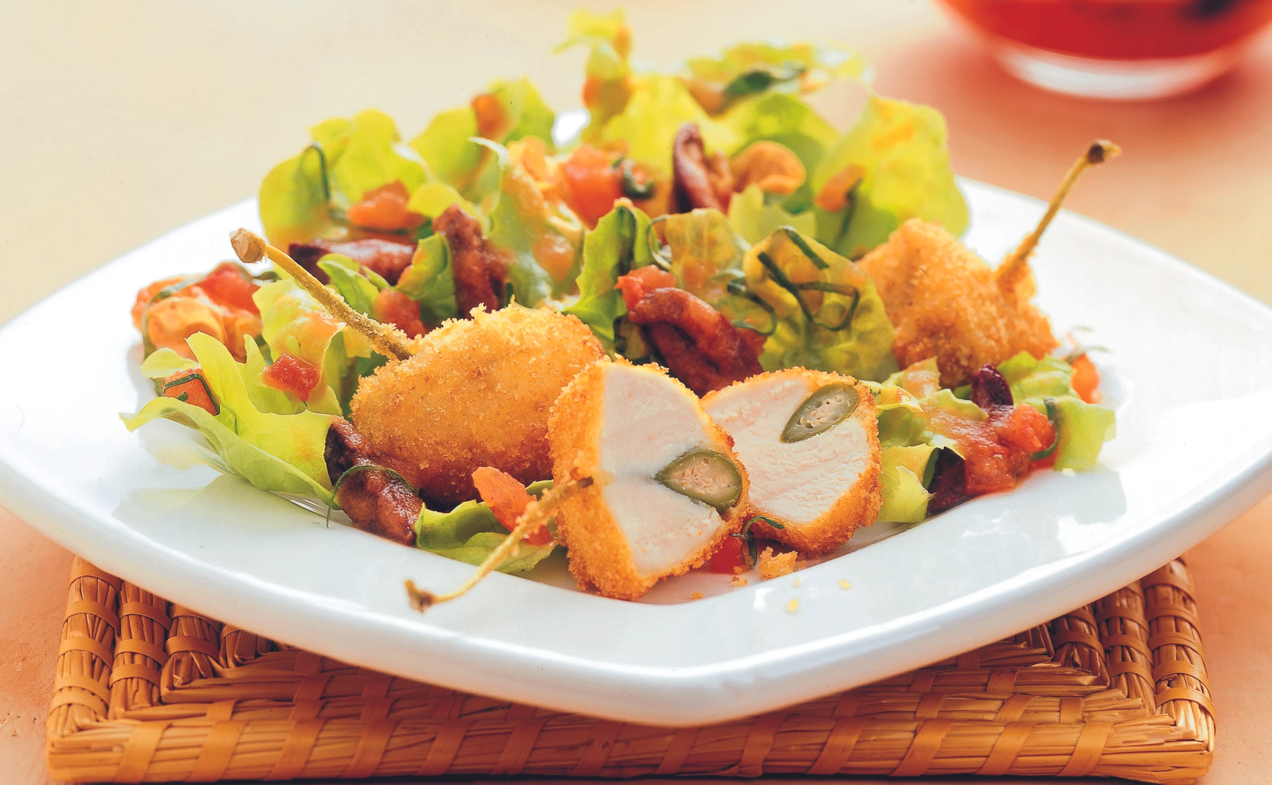 Salat mit gebackenem Kaninchen und Tomaten-Dressing