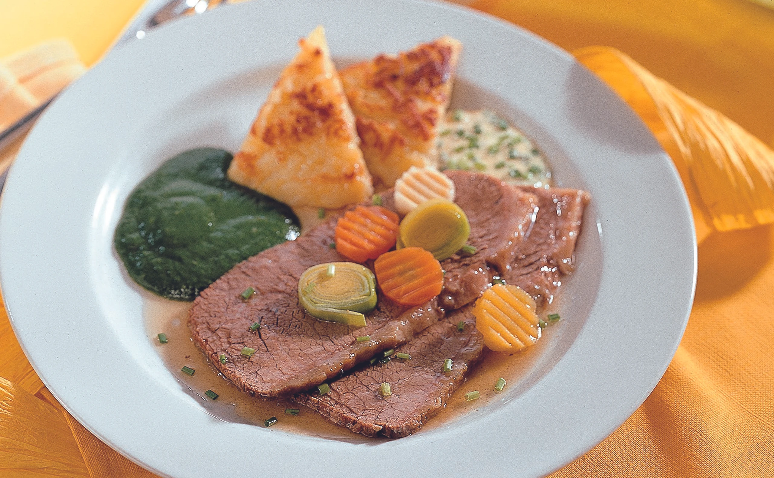 Tafelspitz mit Spinat und Erdäpfeln