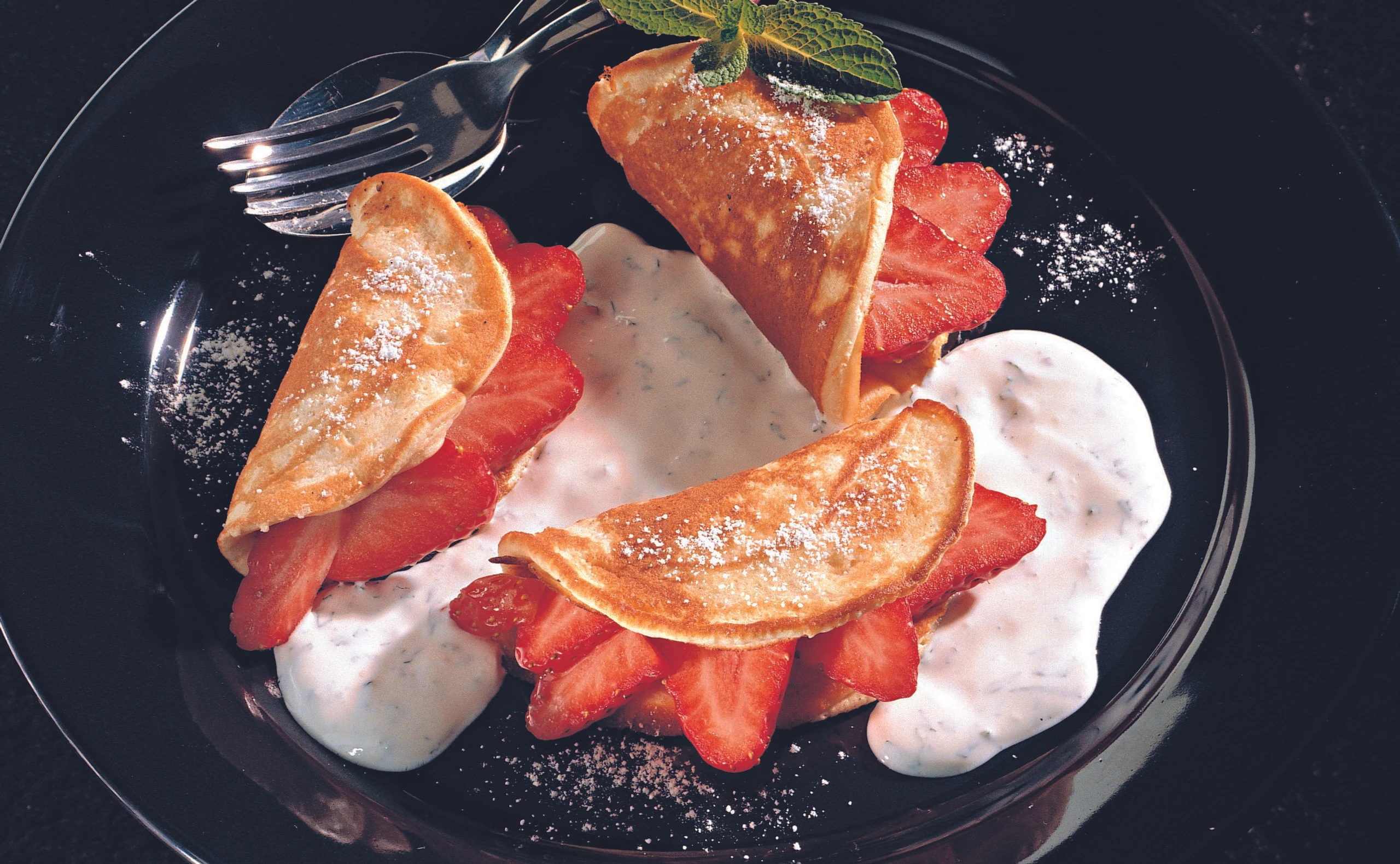 Rahmdalken mit Erdbeeren