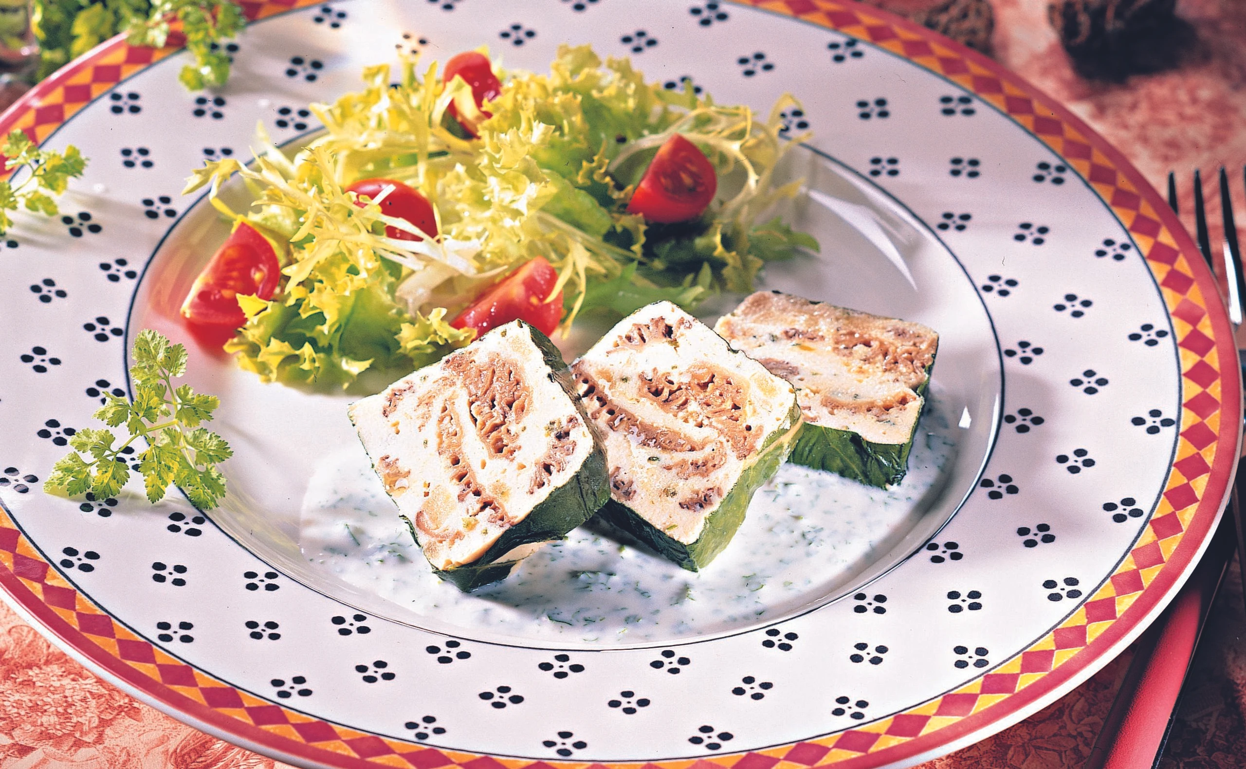 Morchel-Huhn-Terrine mit Kerbelsauce