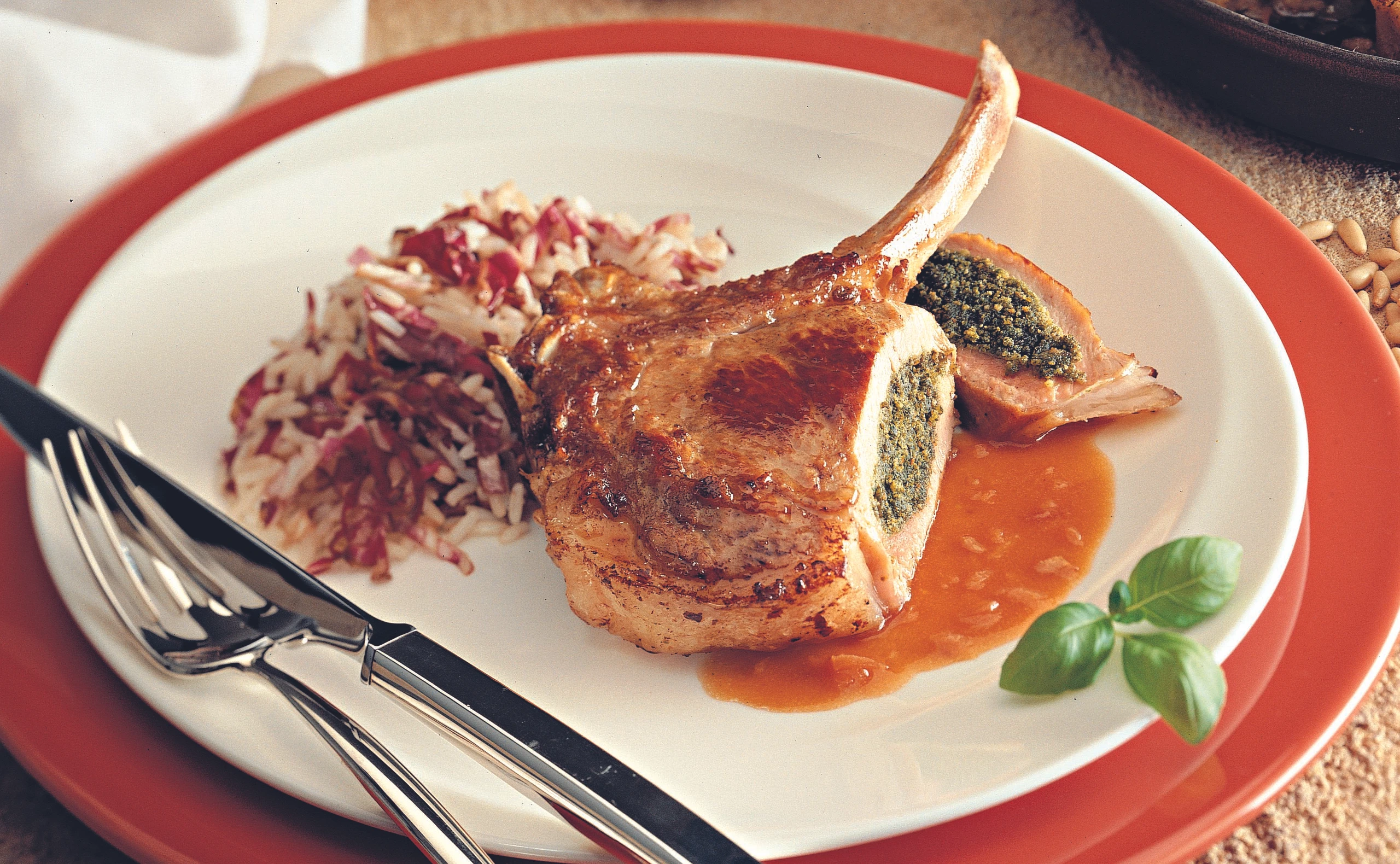 Köstlich gefüllte Koteletts