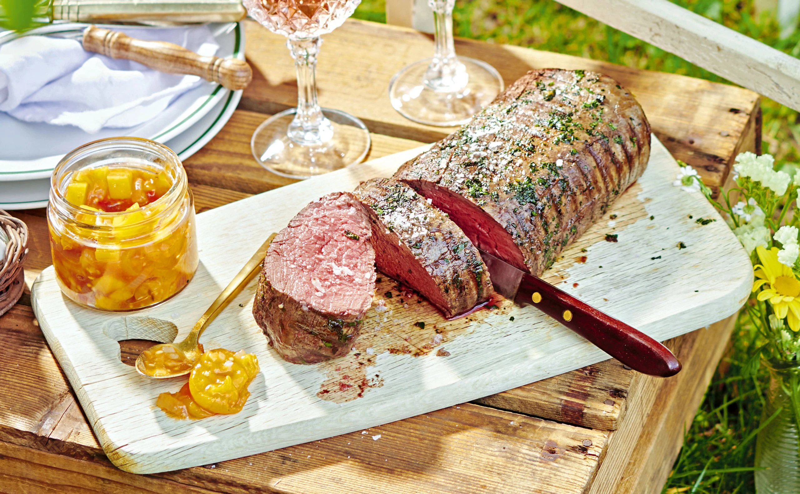 Rindslungenbraten mit Süßkartoffel-Okragemüse