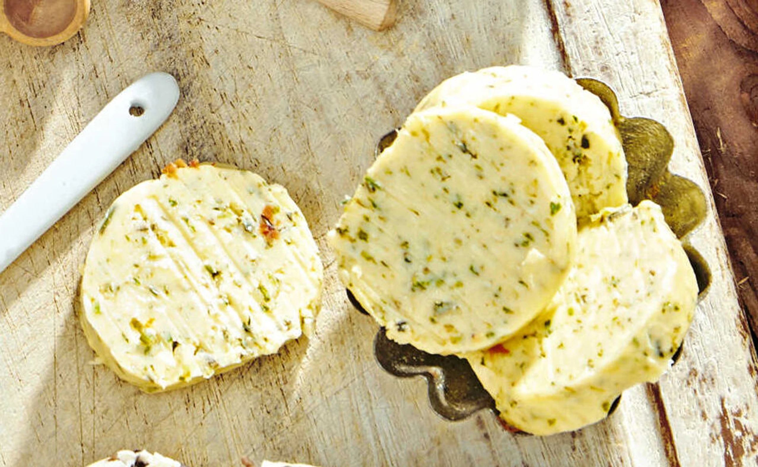 Knoblauch-Kräuterbutter