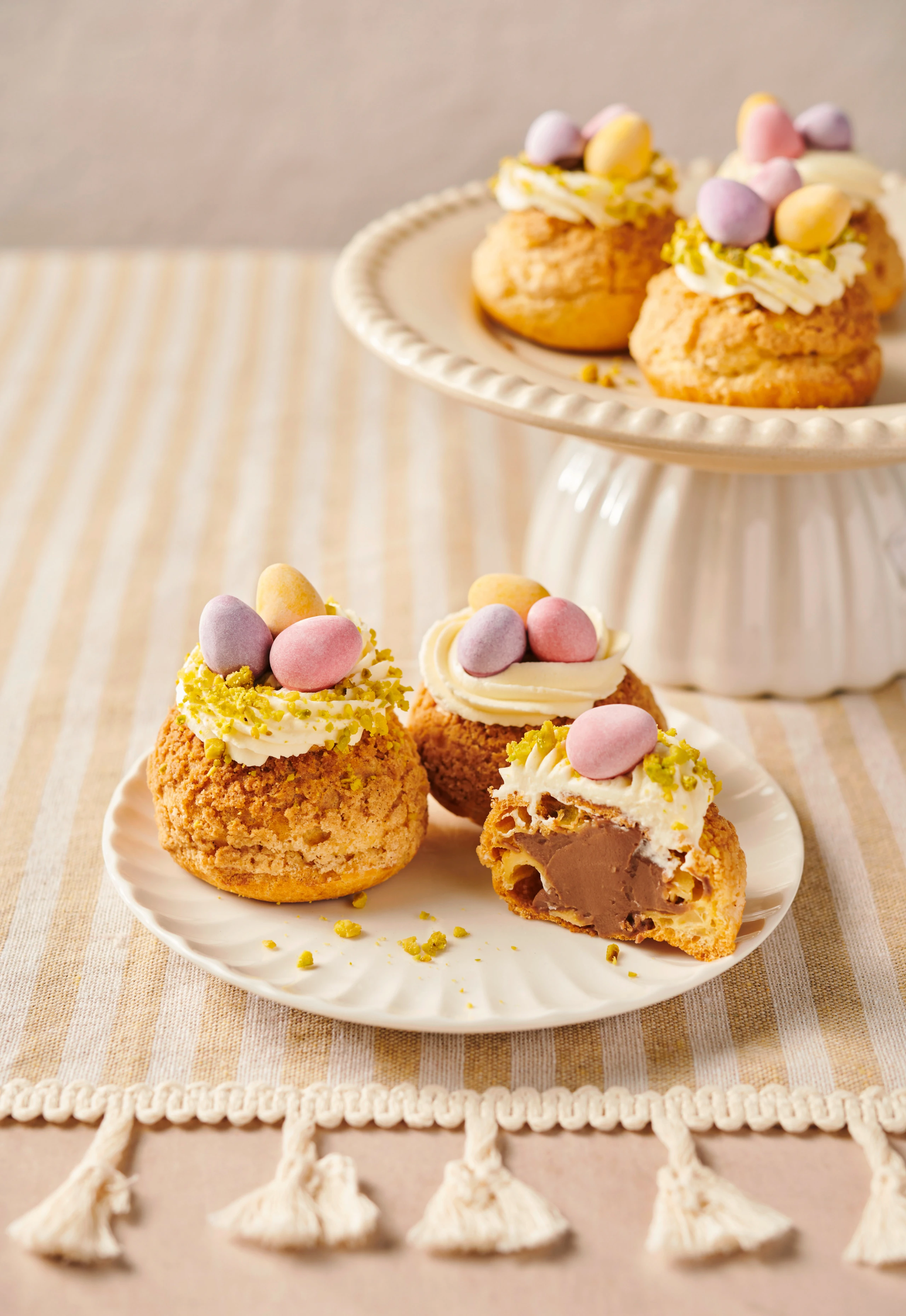 Österliche Brandteigkrapferl