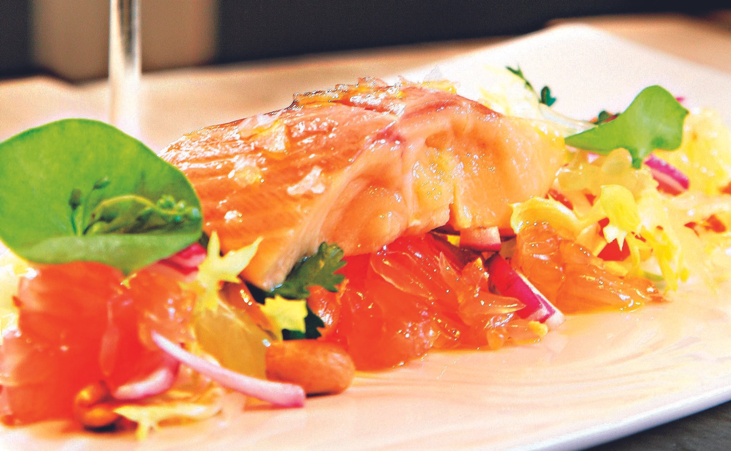 Pomelosalat mit Saibling