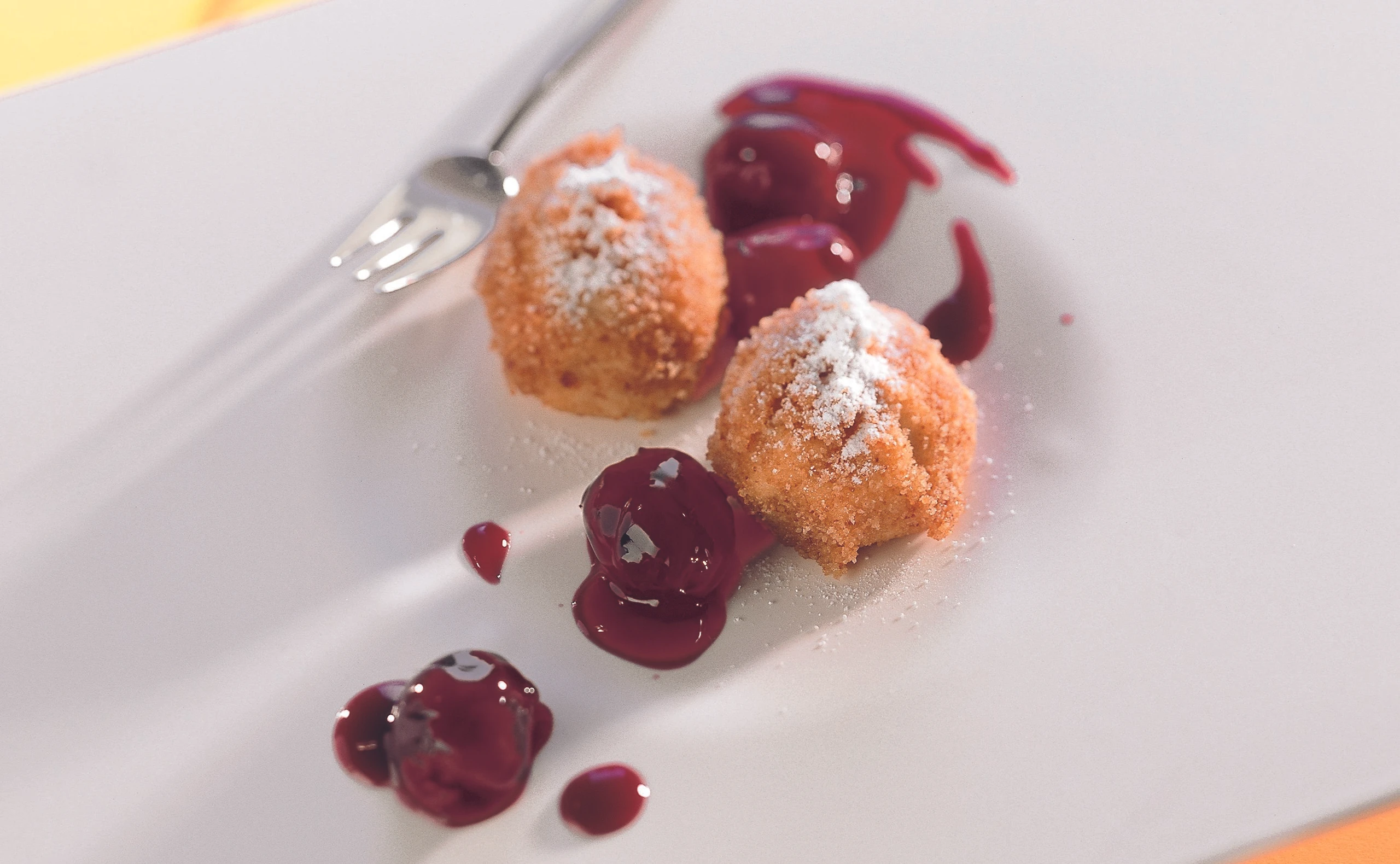 Kirschen-Marzipan-Knödel