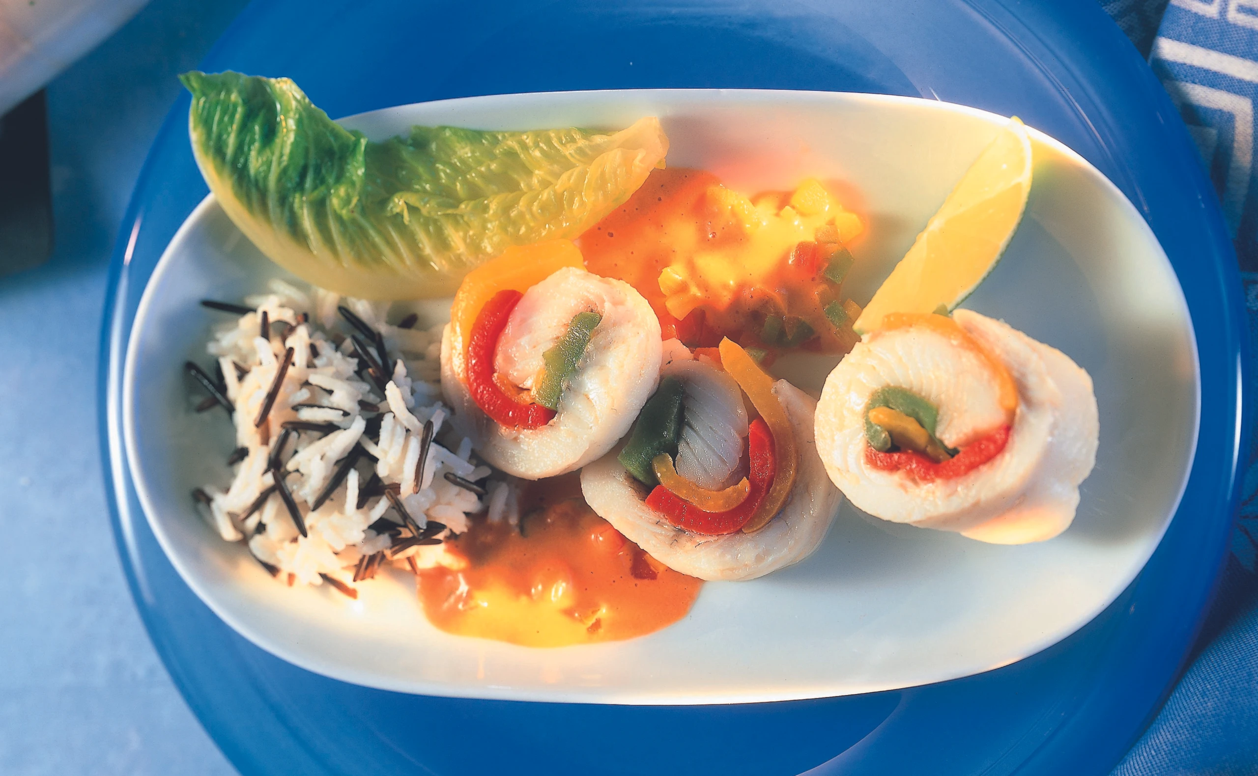 Paprika-Schollenröllchen mit Kochsalat