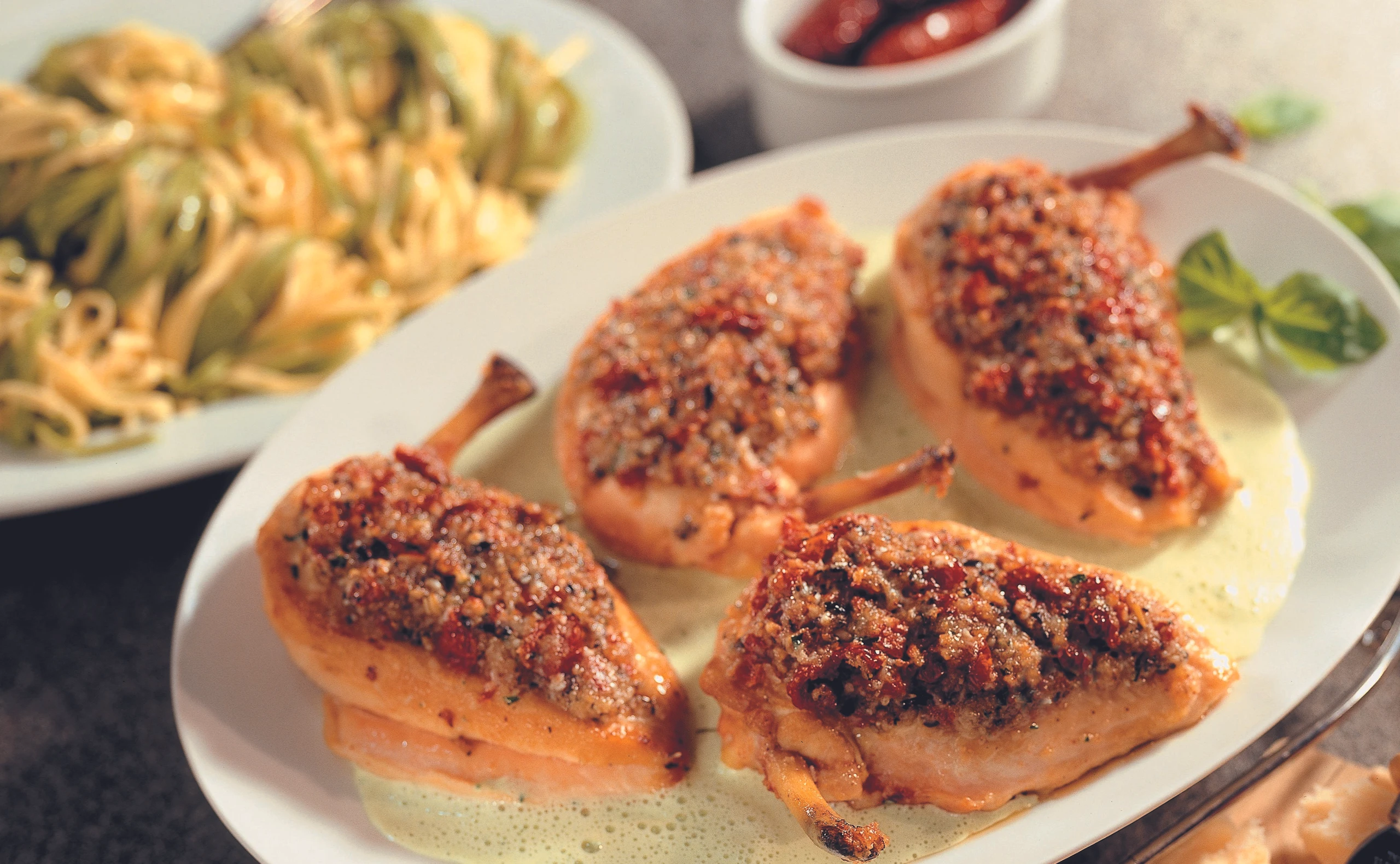 Überbackene Hühnerfilets mit Basilikumsauce