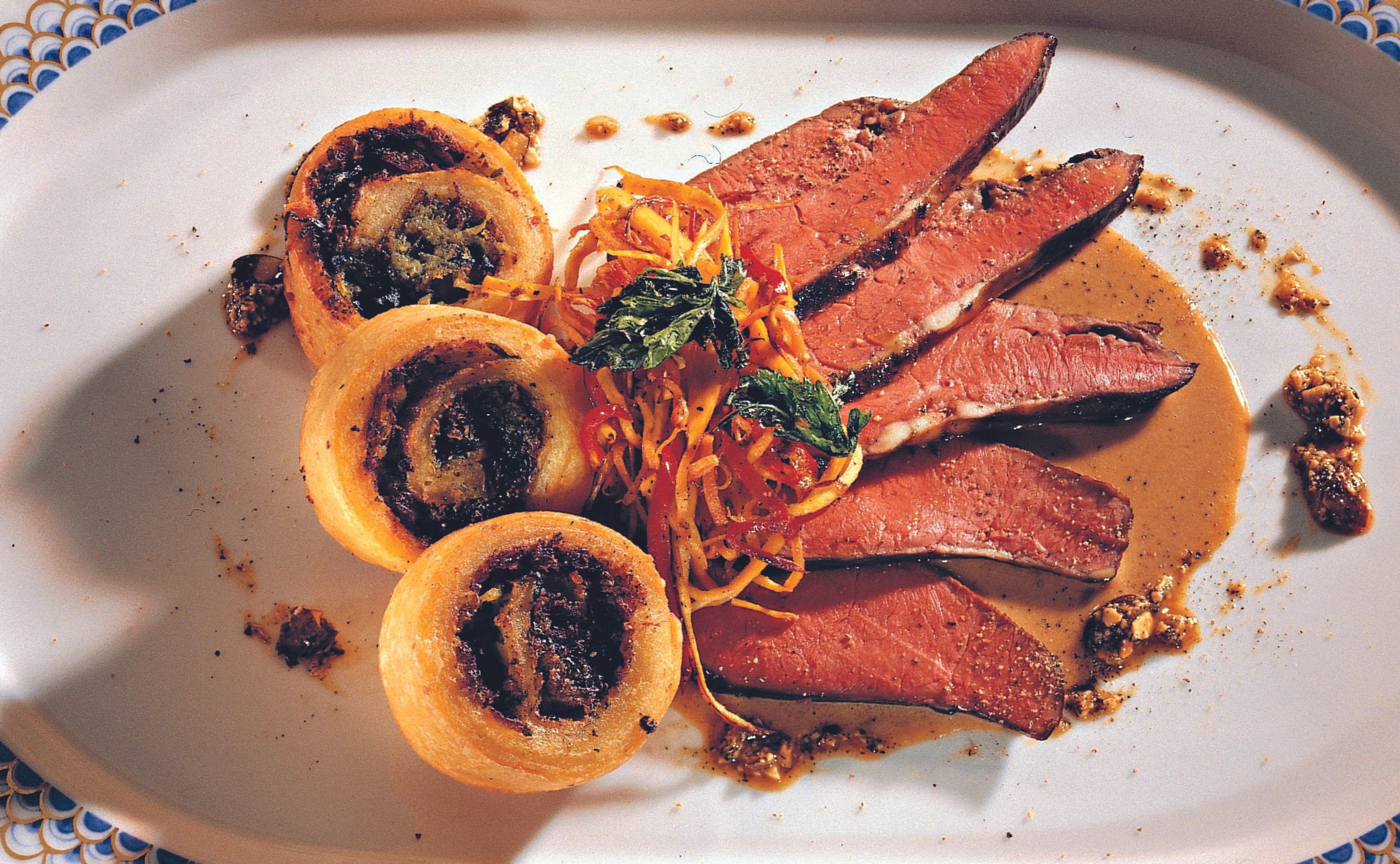 Gebratenes Kalbsherz mit Erdäpfel-Krautkrapferln