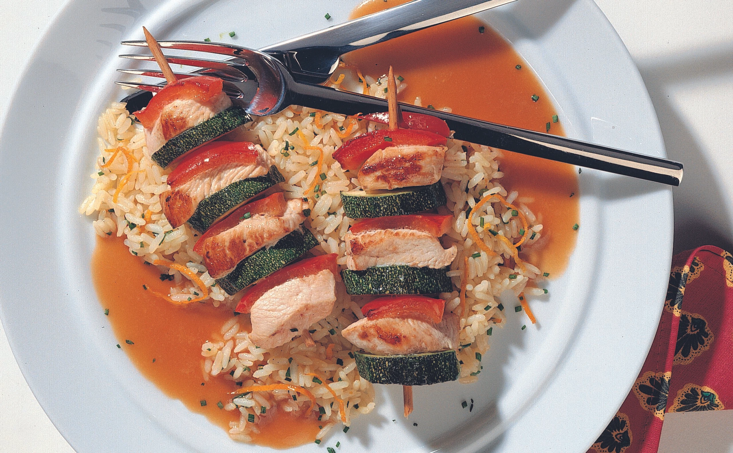 Kalbsfilet-Gemüse-Spieße mit Zitrusreis