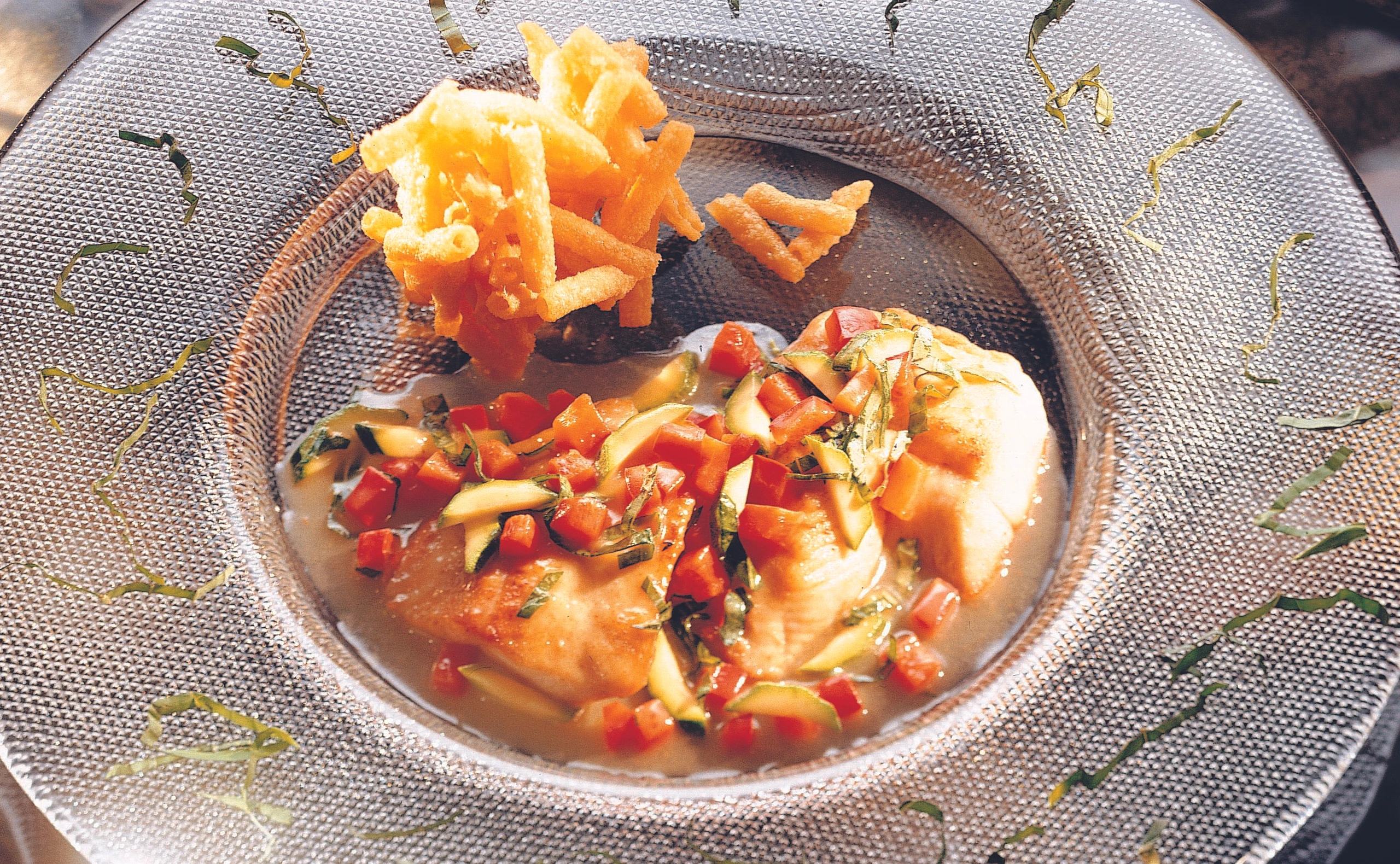 Gebratener Hecht mit Gemüsesauce