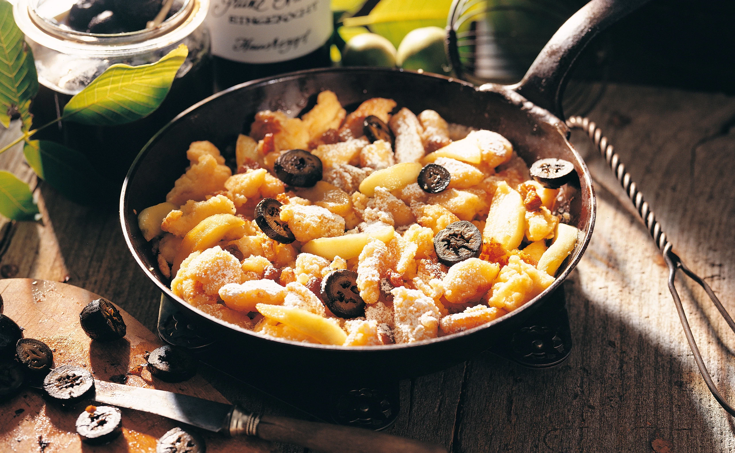 Schmarren mit grünen Nüssen