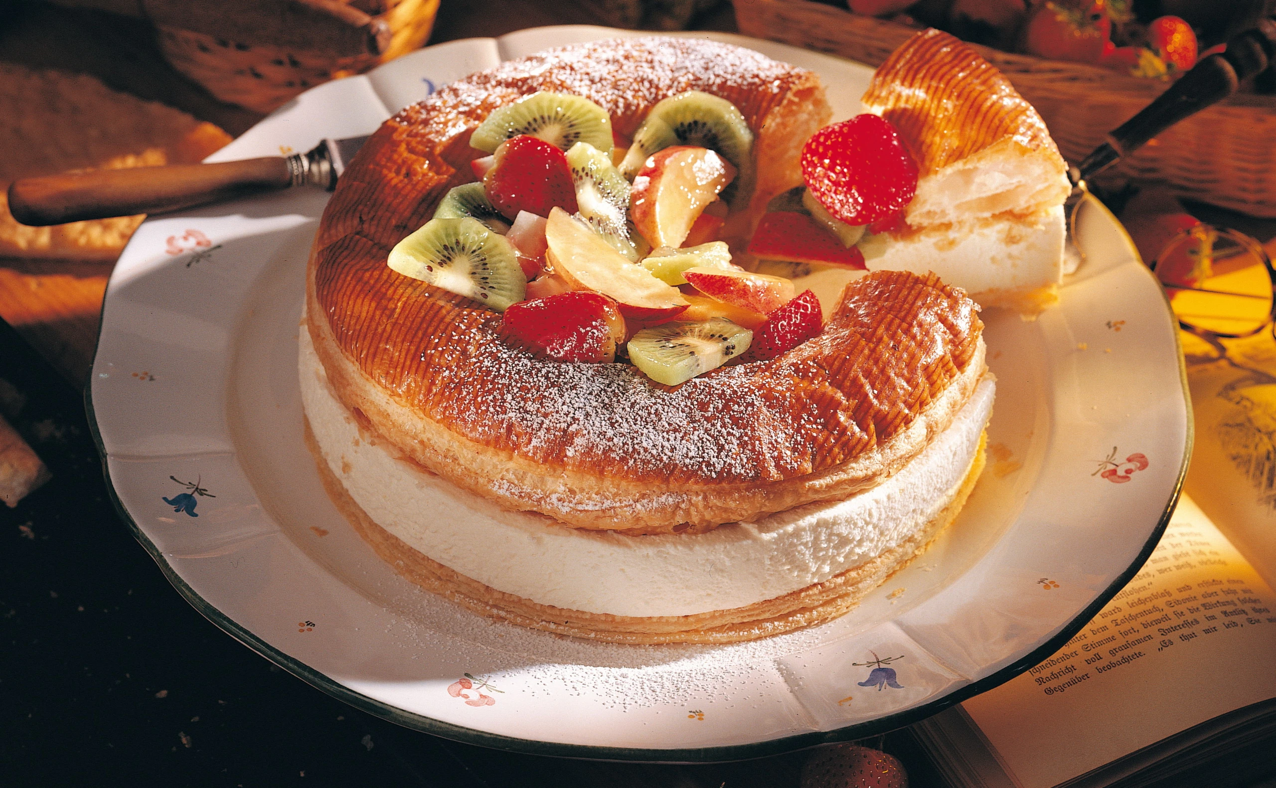 Topfen-Torte mit Obst