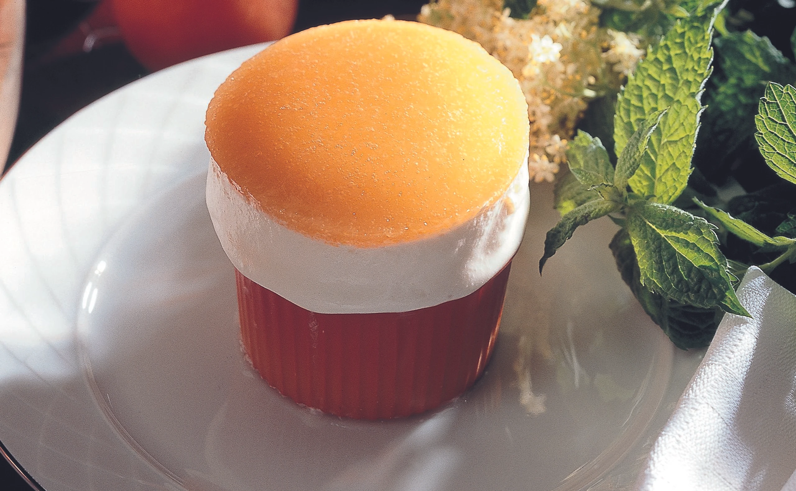 Gefrorene Hollerblütensoufflés