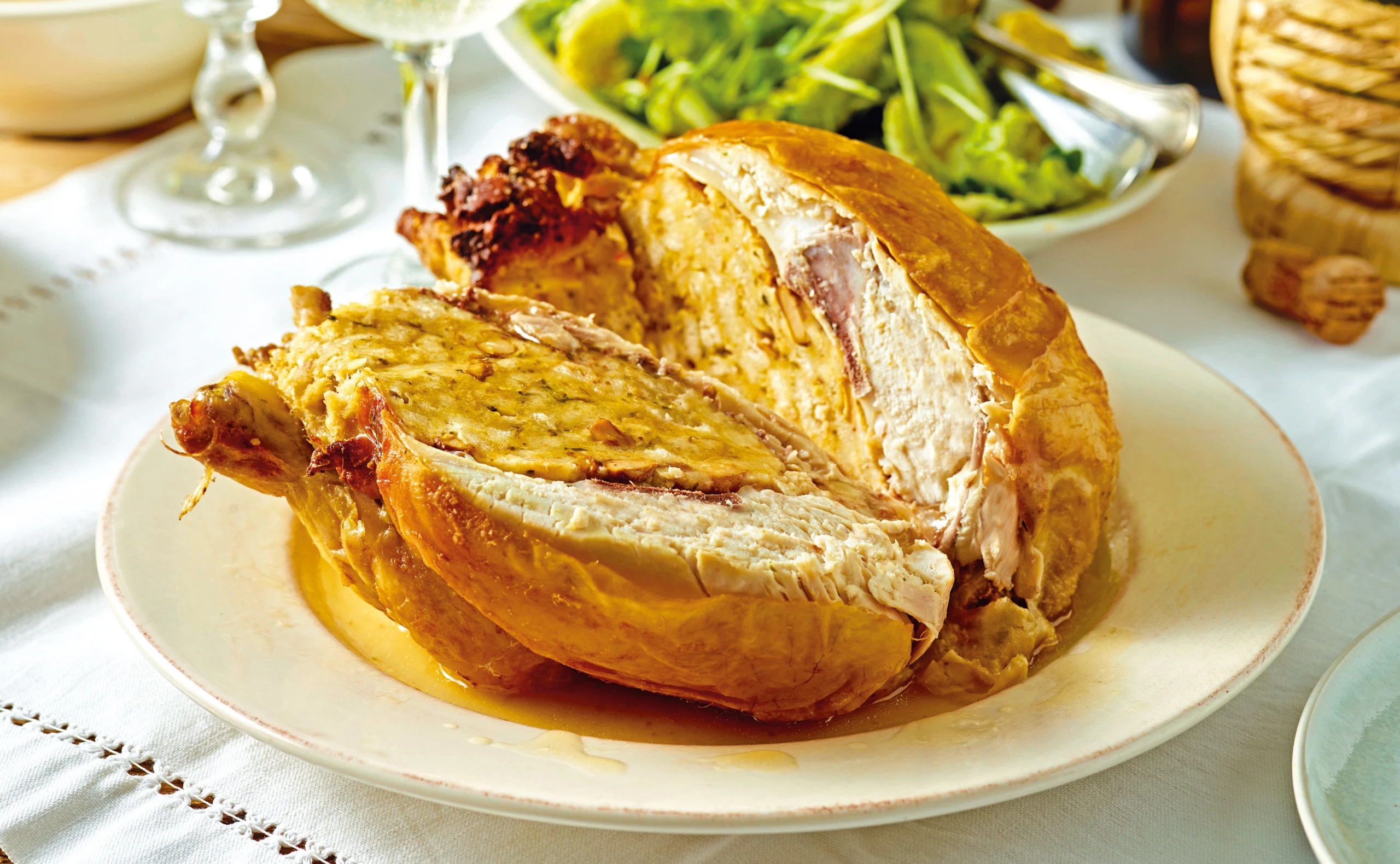 Hendl mit Eierschwammerlfülle