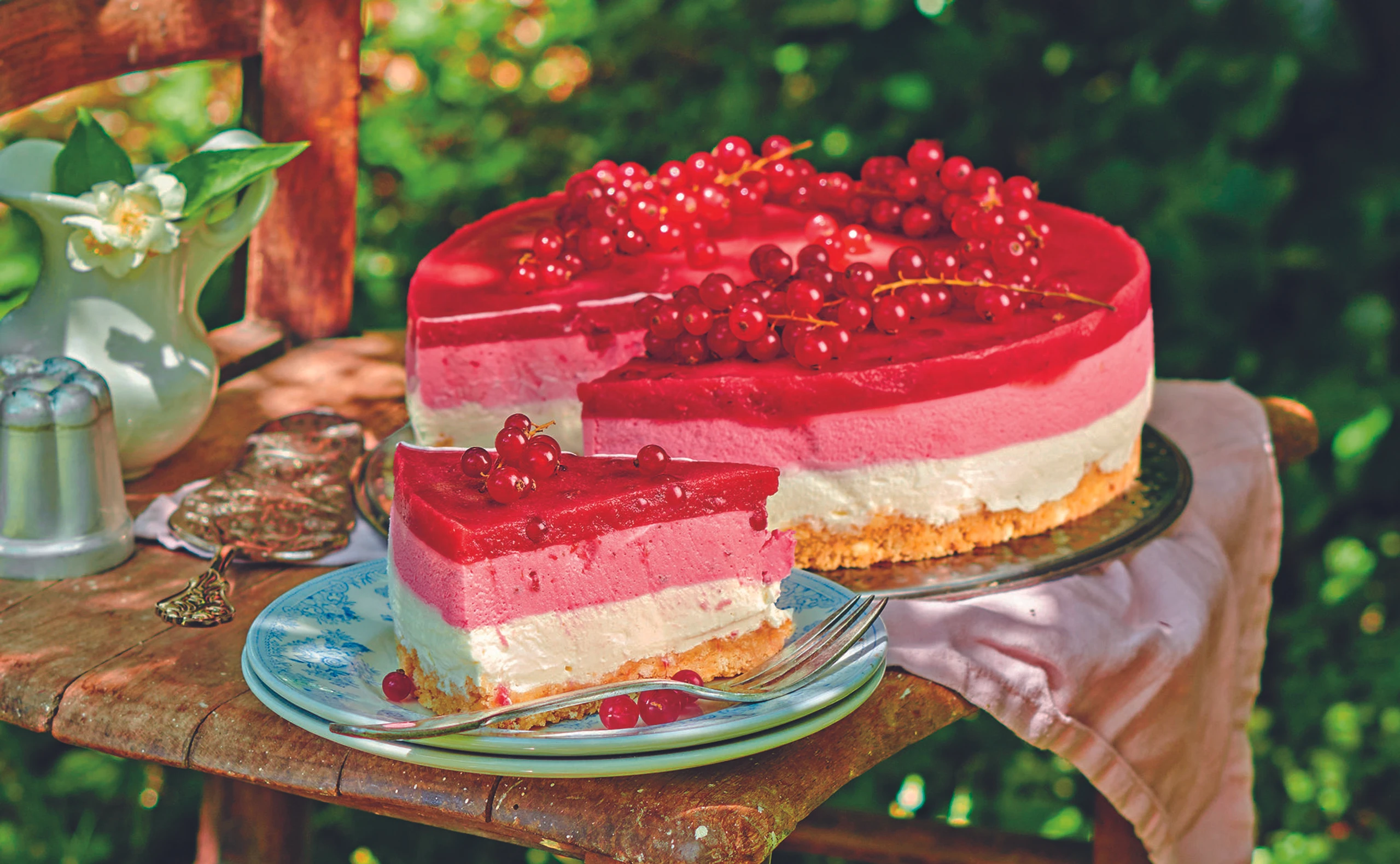 Ribisel-Schichttorte mit Joghurt