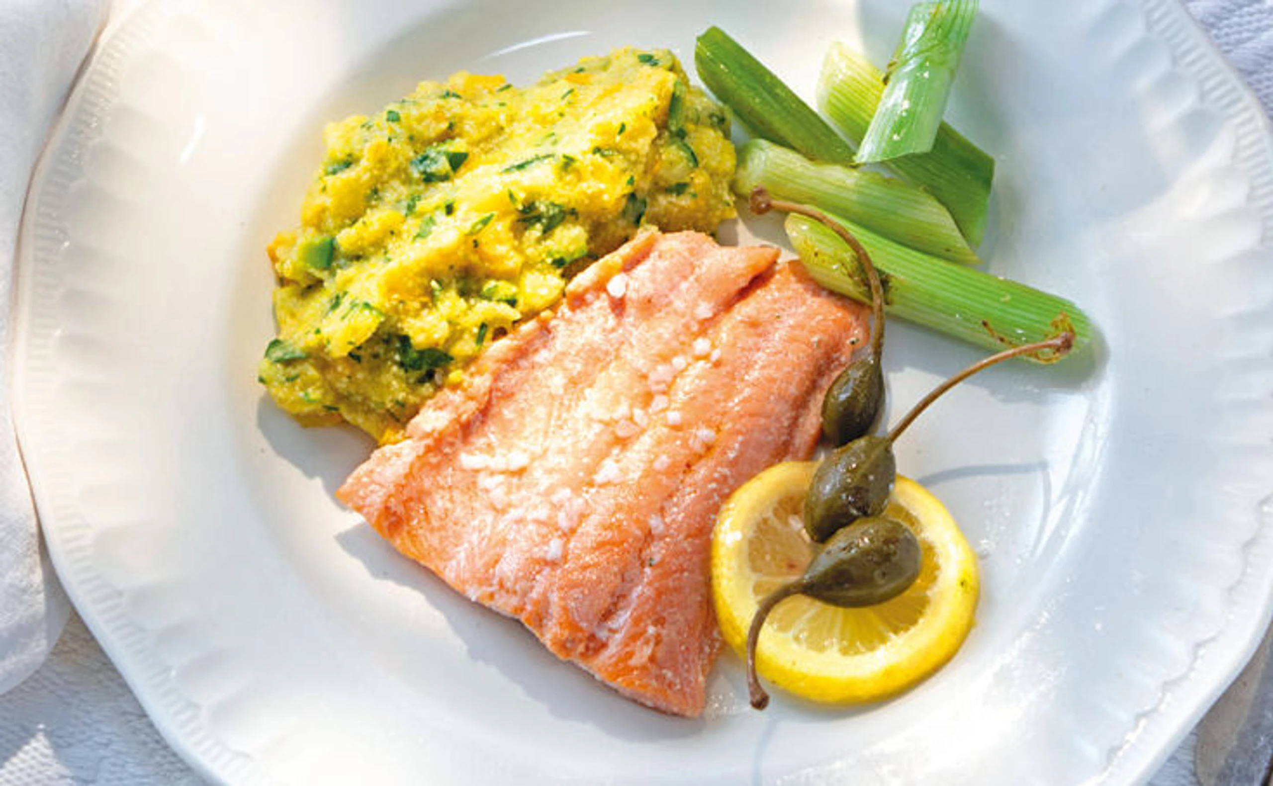 Lachsforellenfilet mit Zucchini-Fenchelpüree