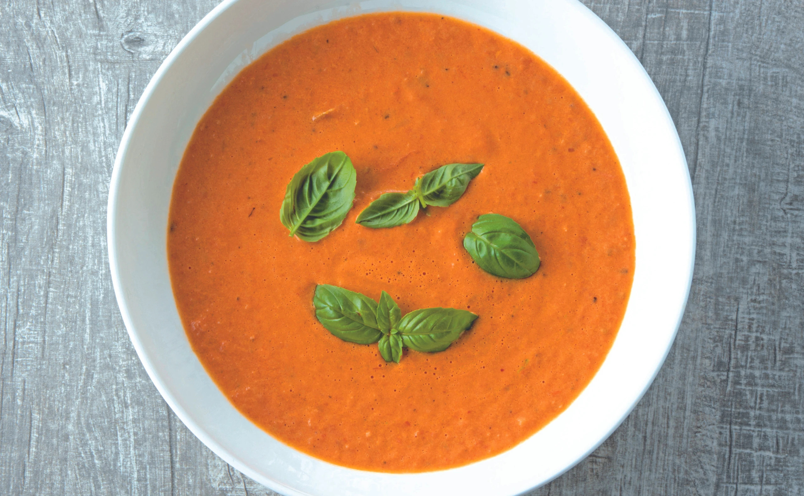 Italienische Paradeissuppe mit Bruschetta