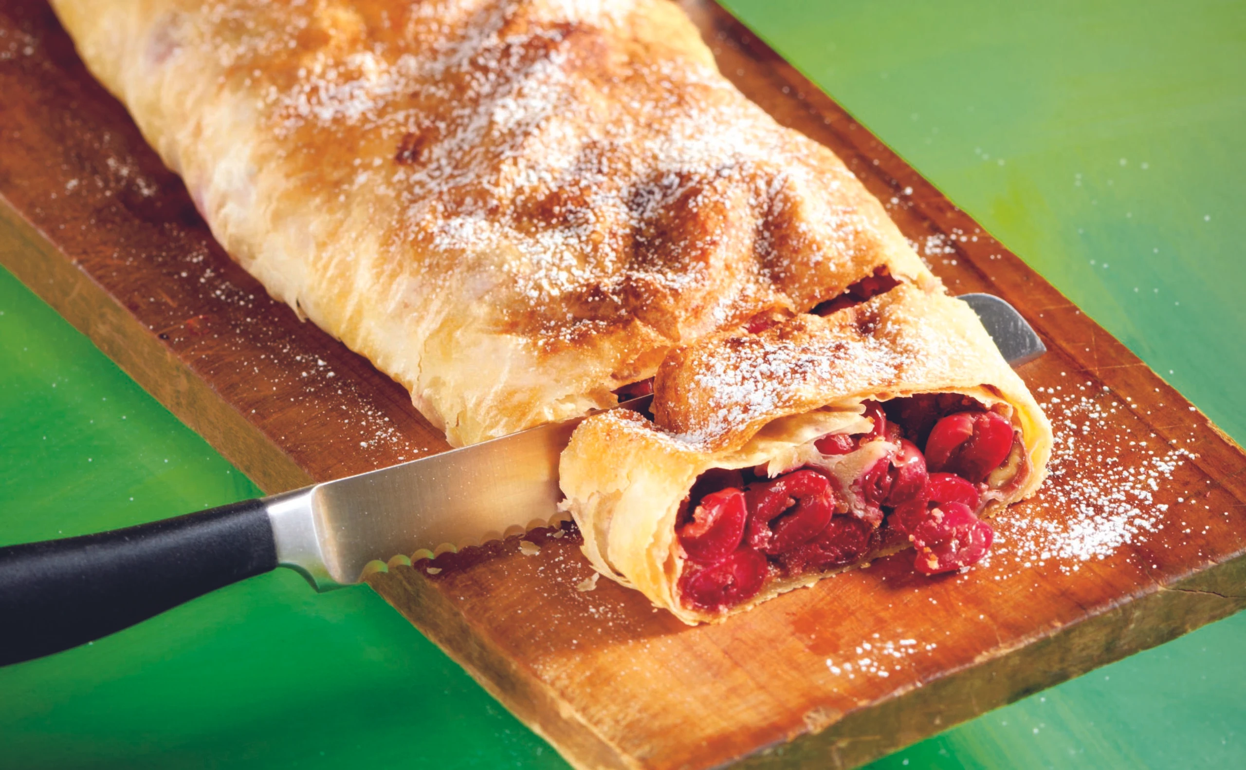 Kirschenstrudel mit Zimtobers