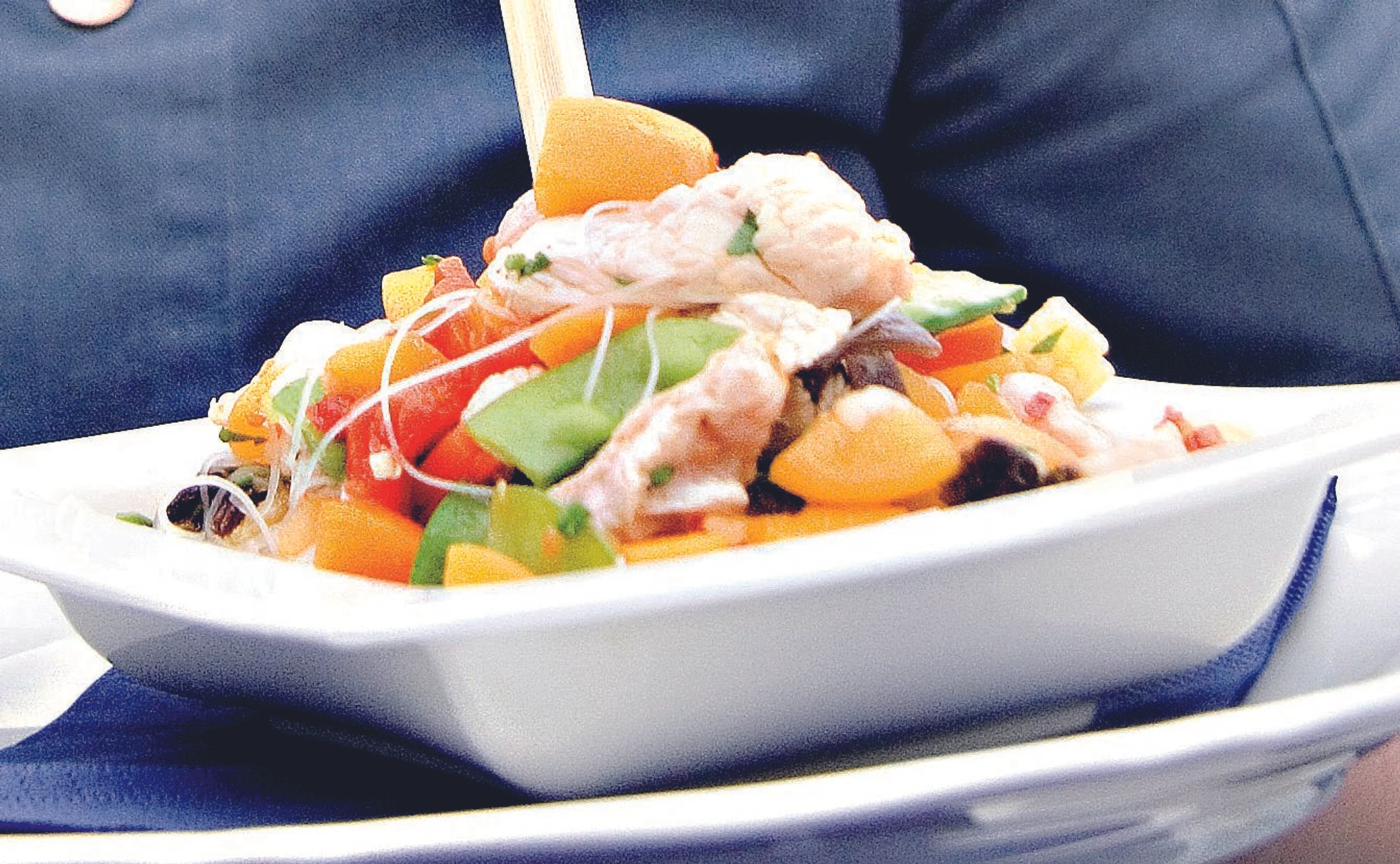Wachauer Wok mit Glasnudeln, Huhn und Marillen