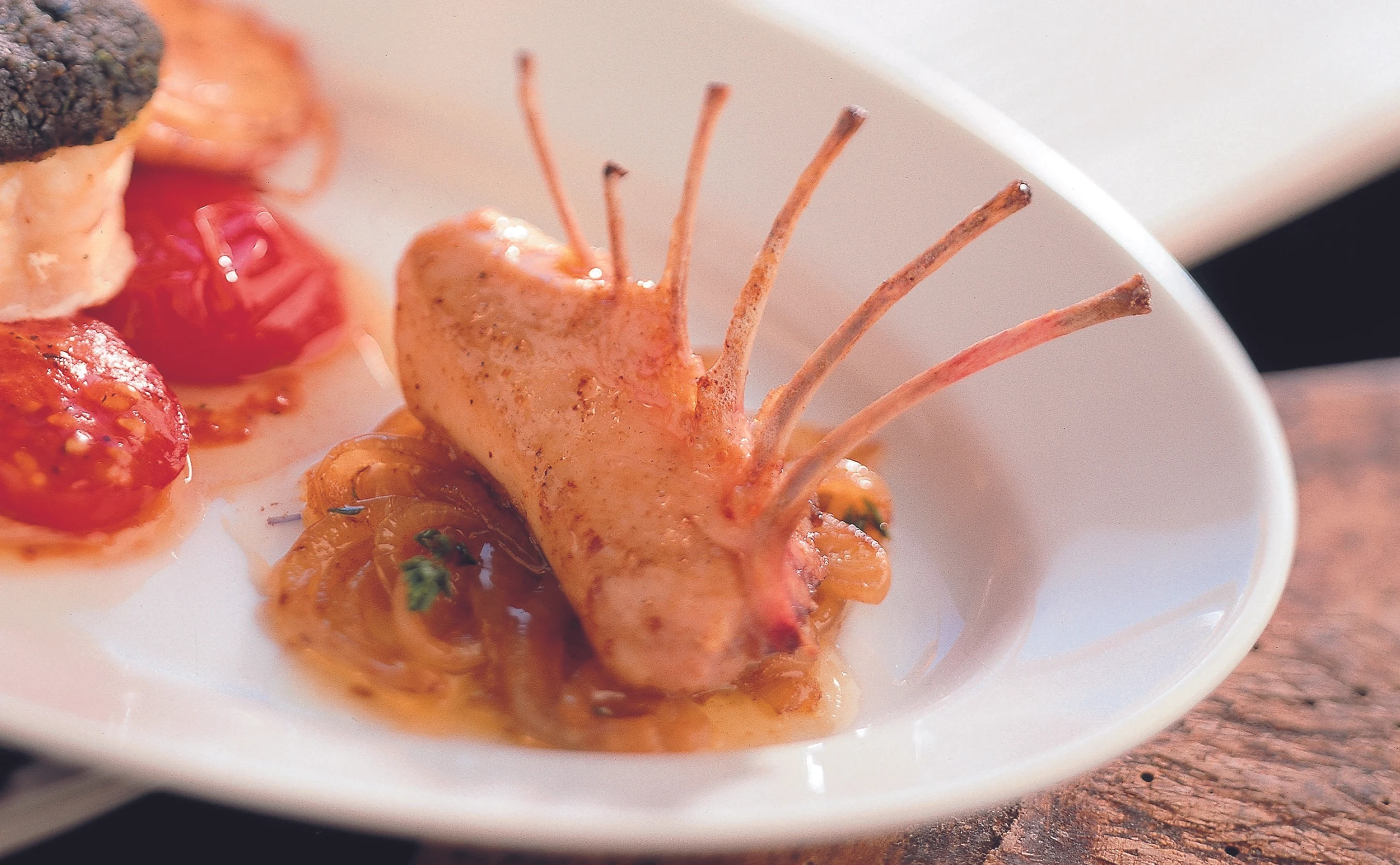 Kaninchen auf Sherry-Zwiebeln