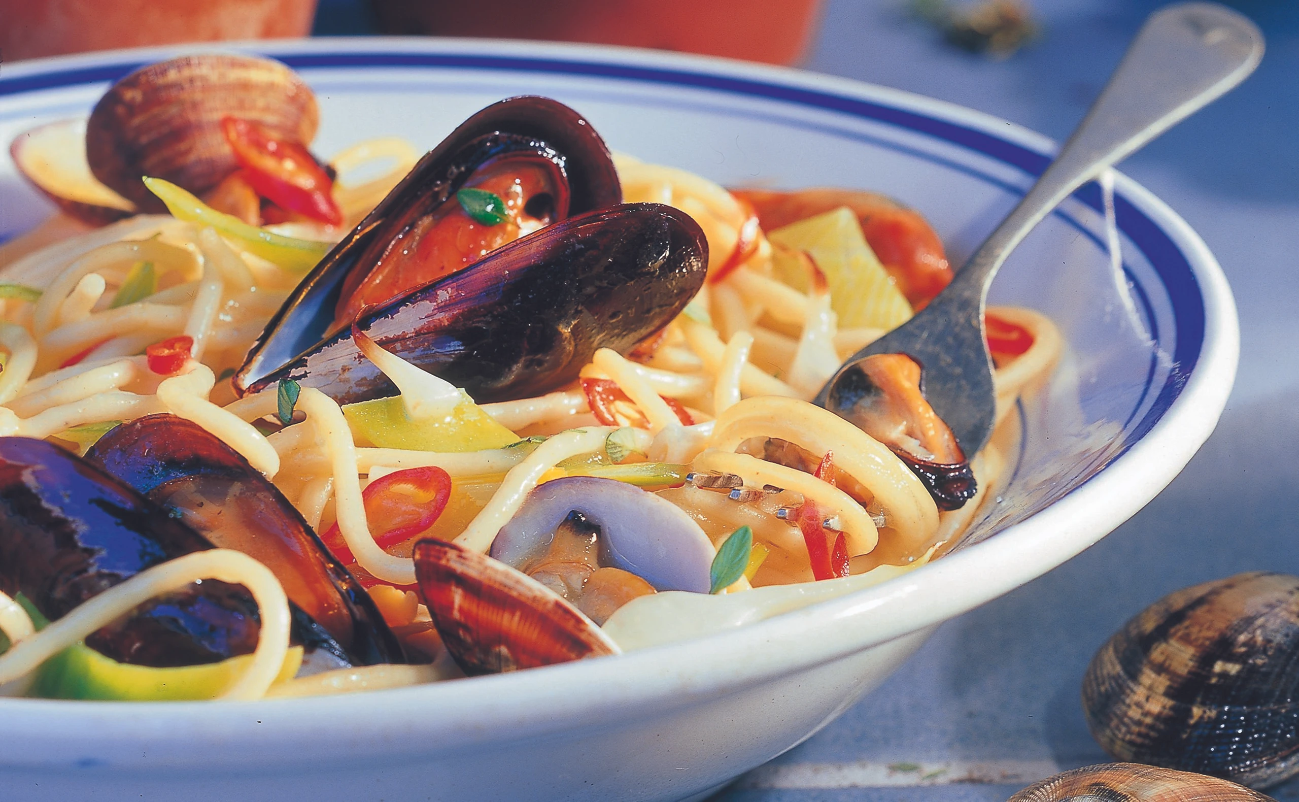 Spaghetti mit Muscheln und Chili