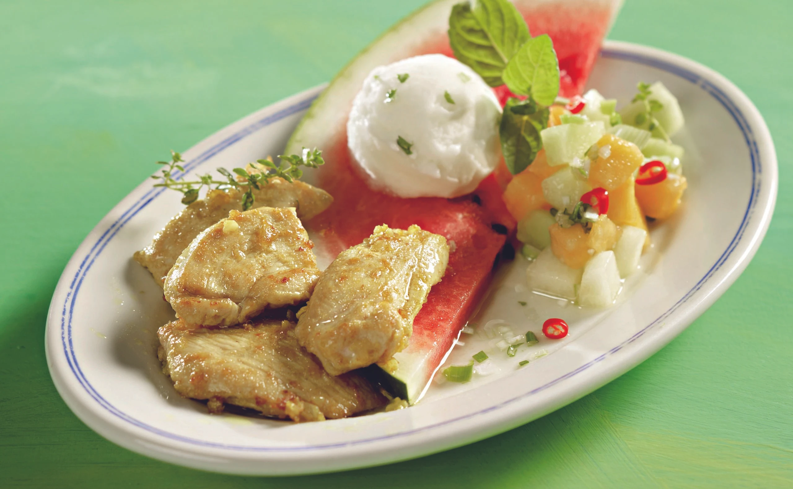 Curry-Huhn mit Melonen-Salsa und Sorbet