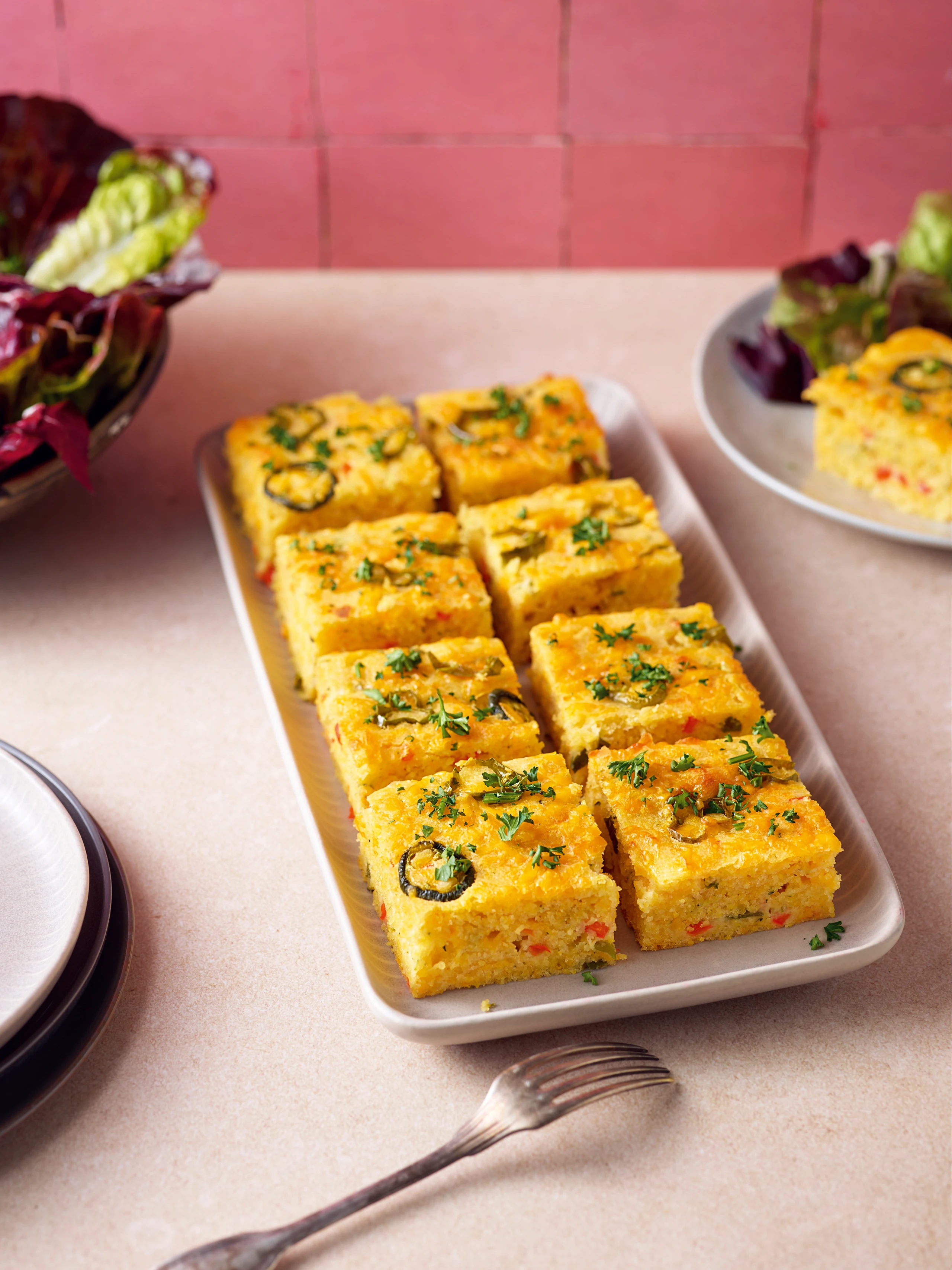 Polenta-Gemüseschnitte mit Jalapenos und Cheddar
