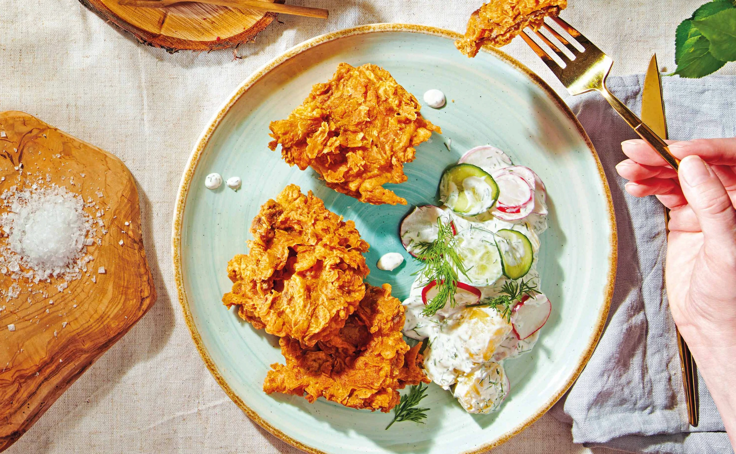 Knusprige Parasolpilze mit Gemüsesalat