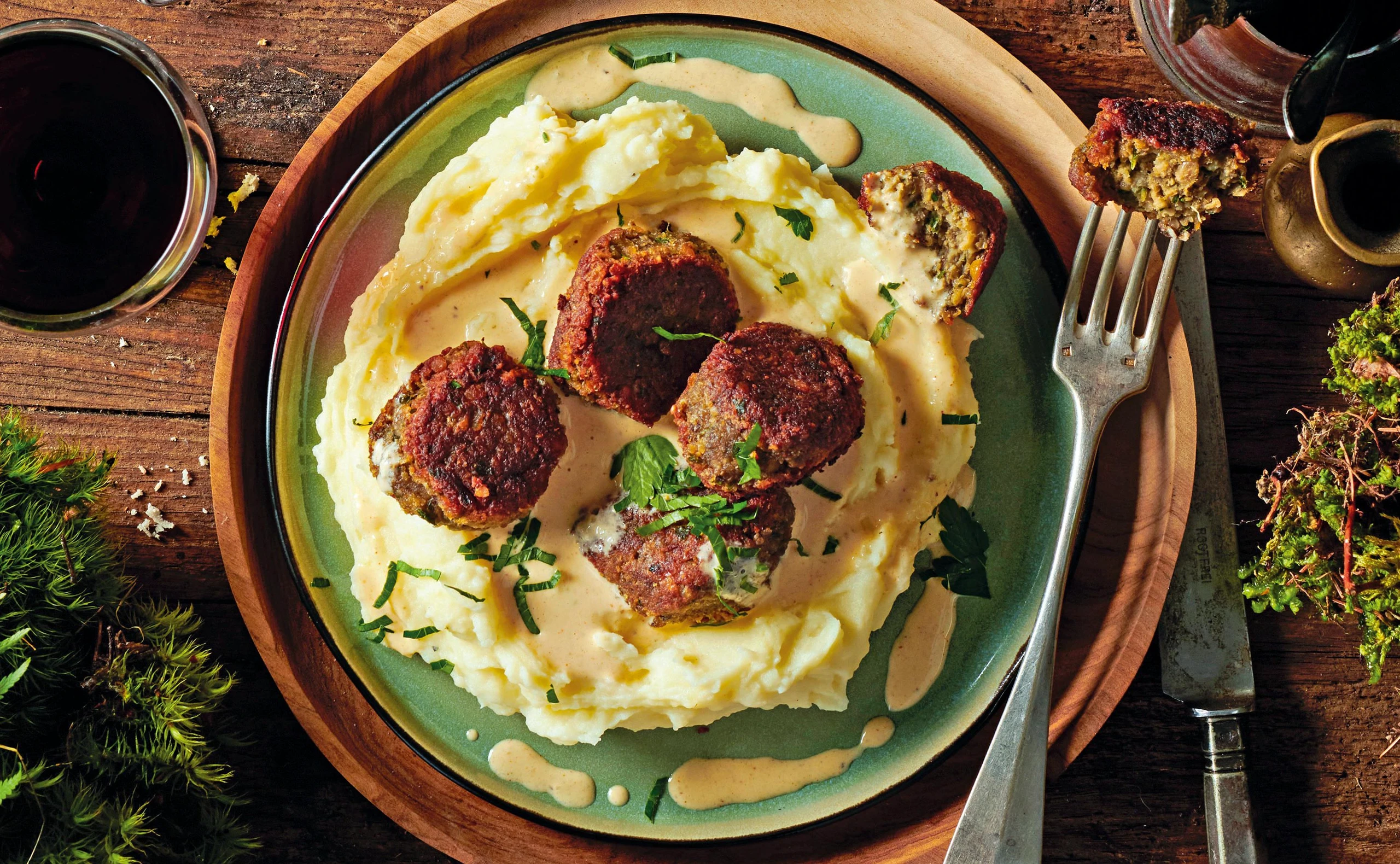 Linsenbällchen mit Cremesauce und Selleriepüree