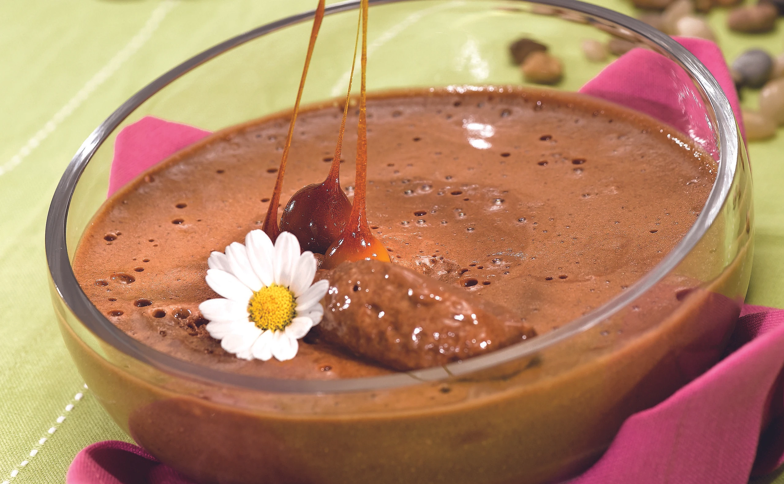 Schokomousse mit Karamellfäden