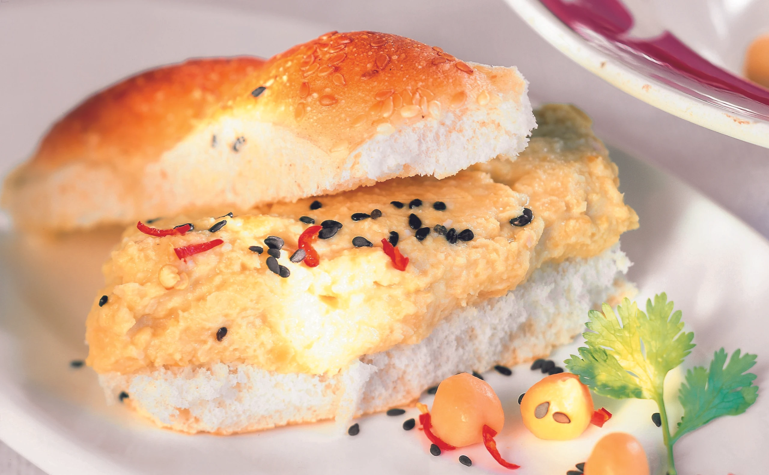 Humuslu pide: Kichererbsenpüree mit Fladenbrot