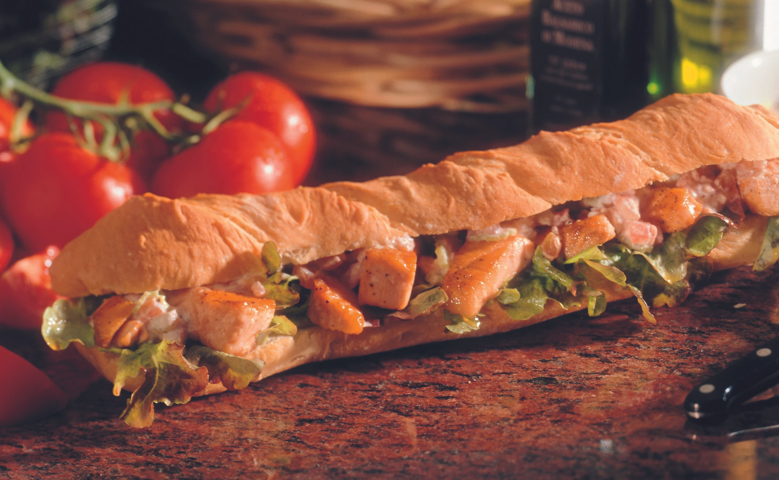 Baguette mit Lachs und Gemüsesauce