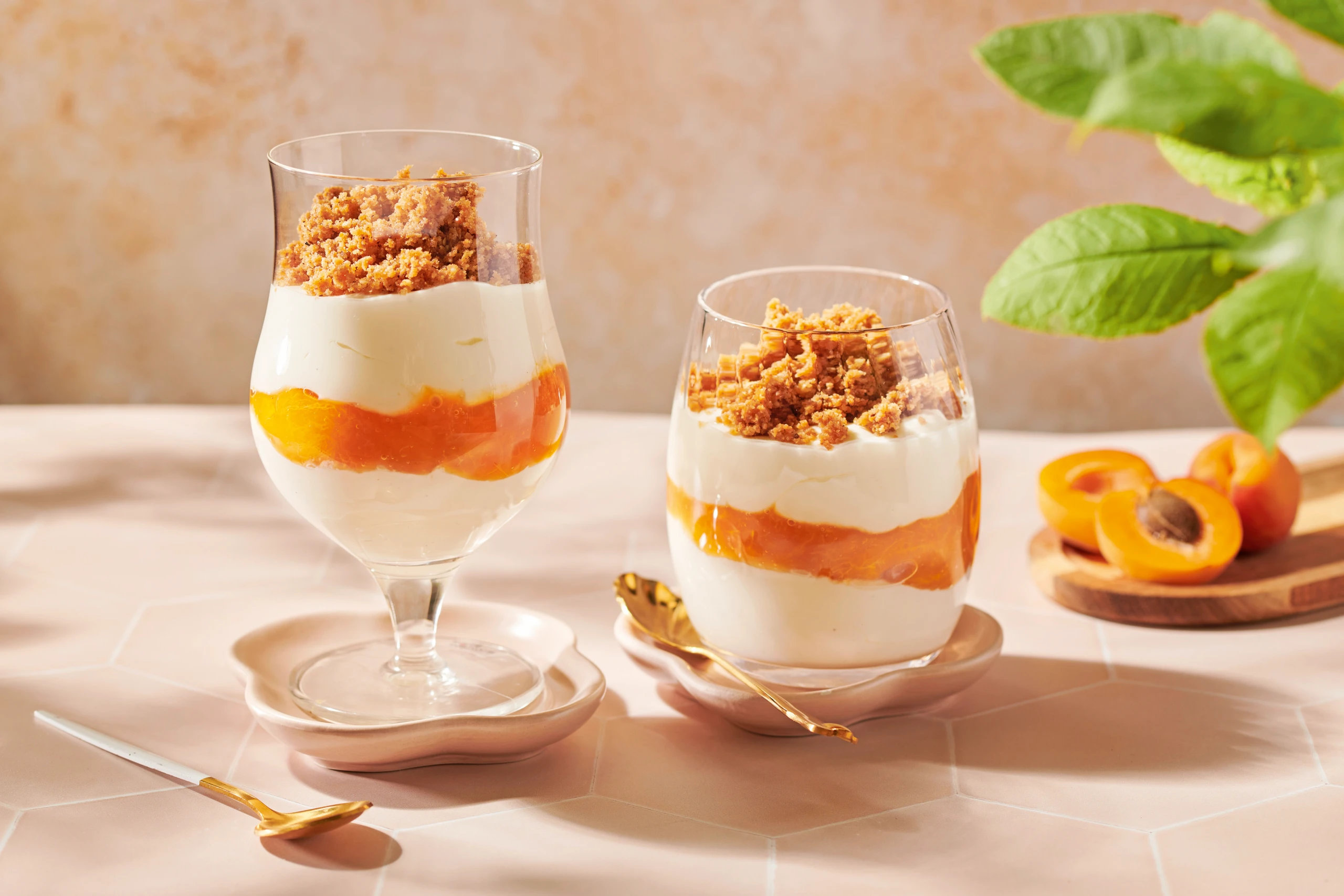Dekonstruierter Topfen-Marillenknödel im Glas